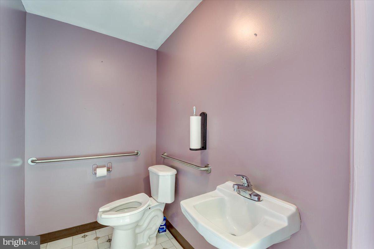 MAUGANSVILLE - Residential