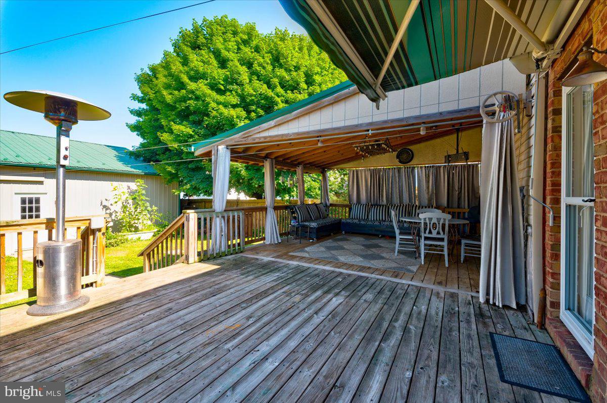 MAUGANSVILLE - Residential