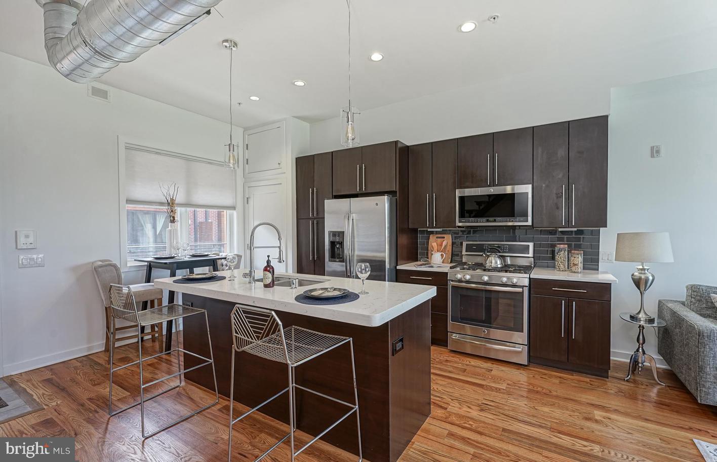 1247 E COLUMBIA AVENUE E 30