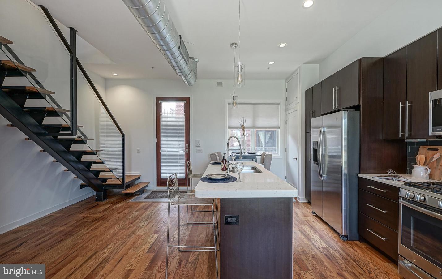 1247 E COLUMBIA AVENUE E 30
