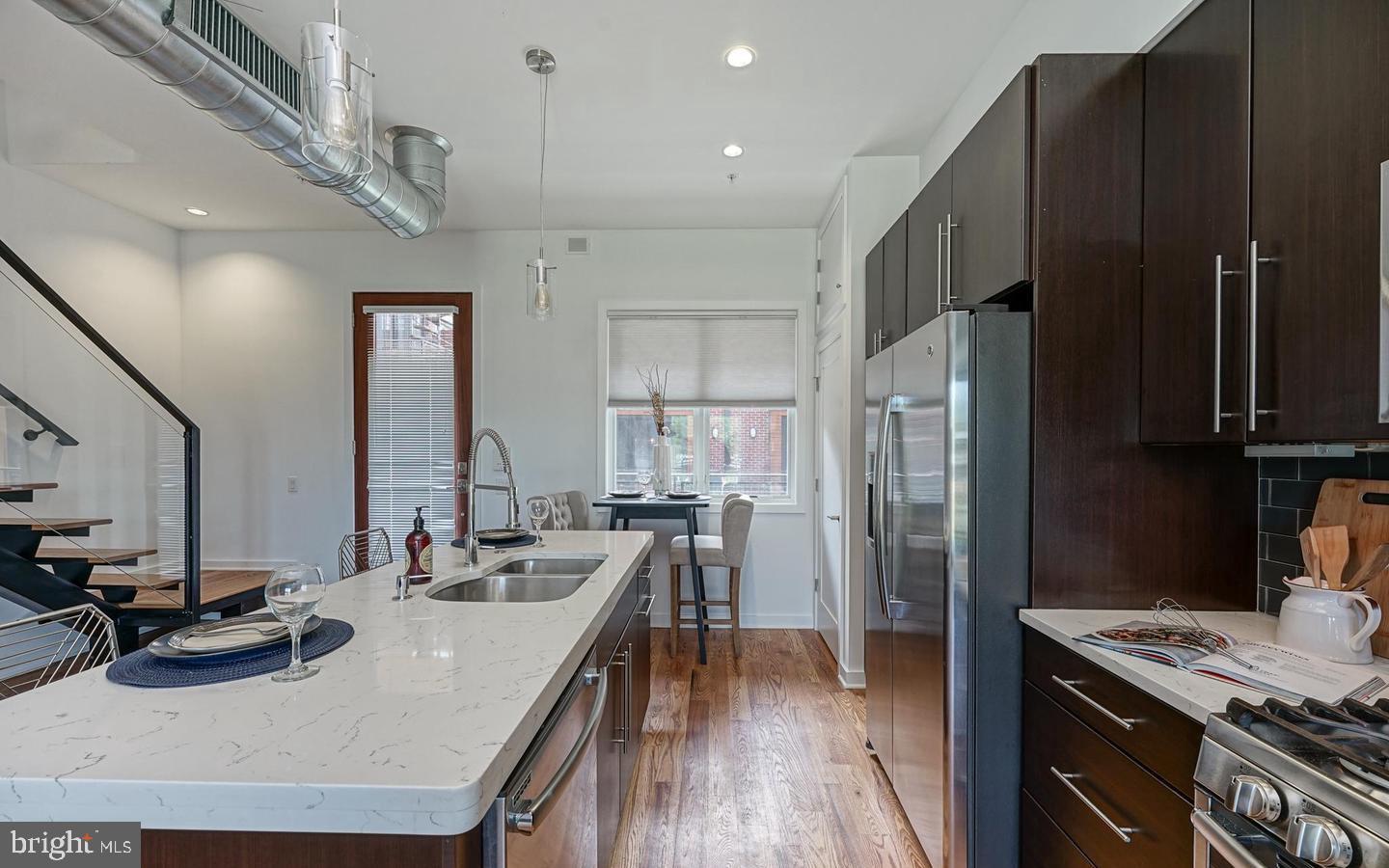 1247 E COLUMBIA AVENUE E 30