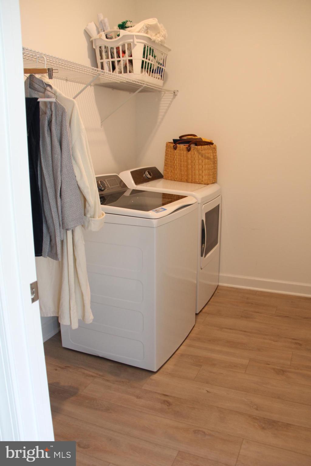 THE BOULEVARDS AT WESTFIELDS - Residential Lease