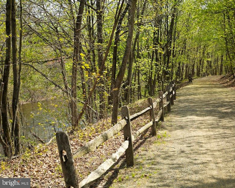 PERKIOMEN WOODS - Residential Lease