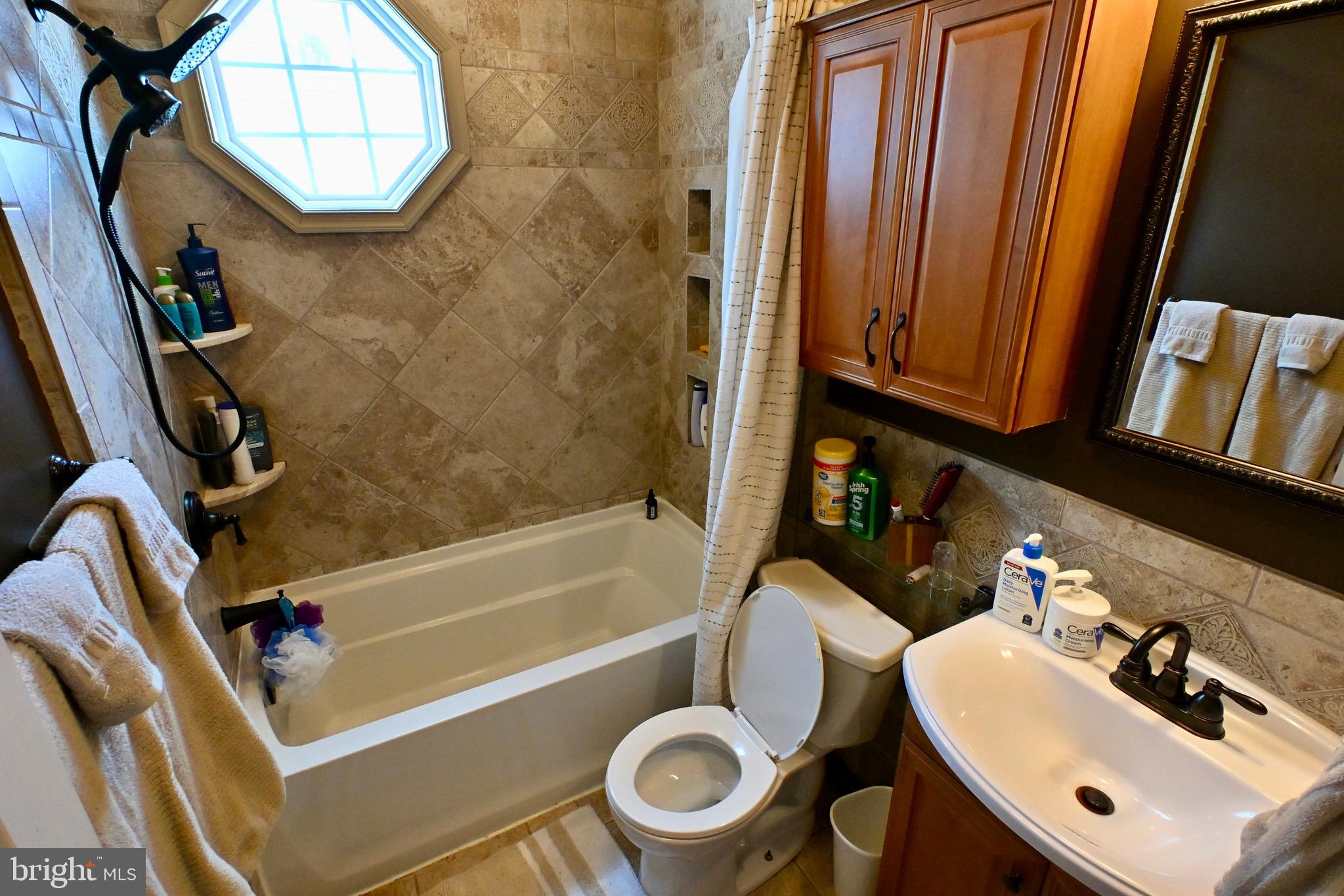 PENN VALLEY MANOR - Residential