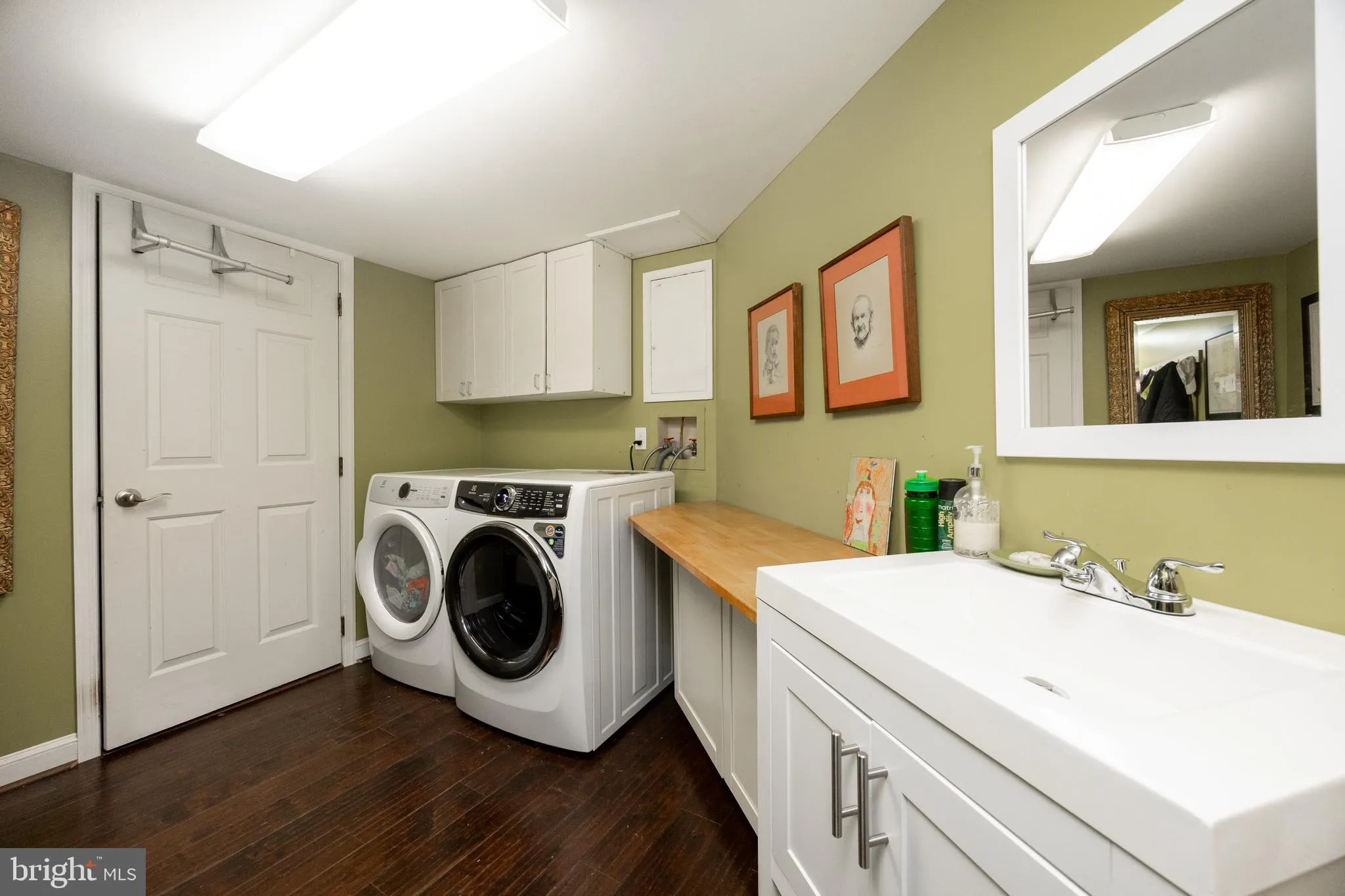 West Chester, Pennsylvania 19382, United States, 4 Bedrooms Bedrooms, ,4 BathroomsBathrooms,Residential,Pending,117953