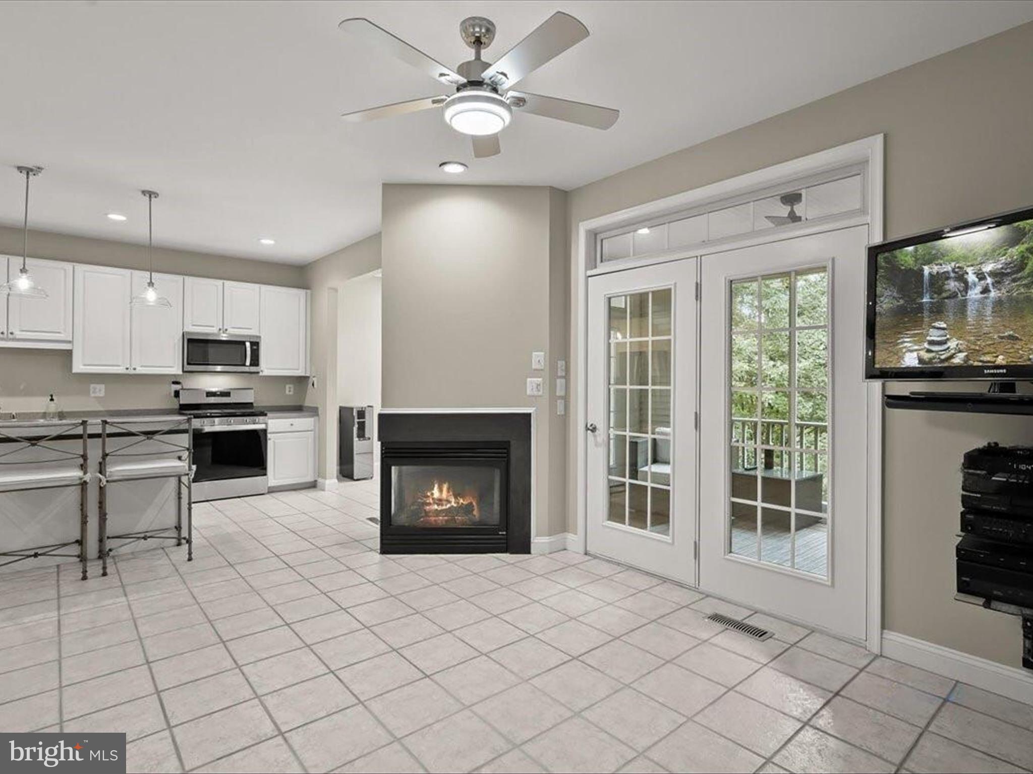 FAIRWAY VILLAS - Residential