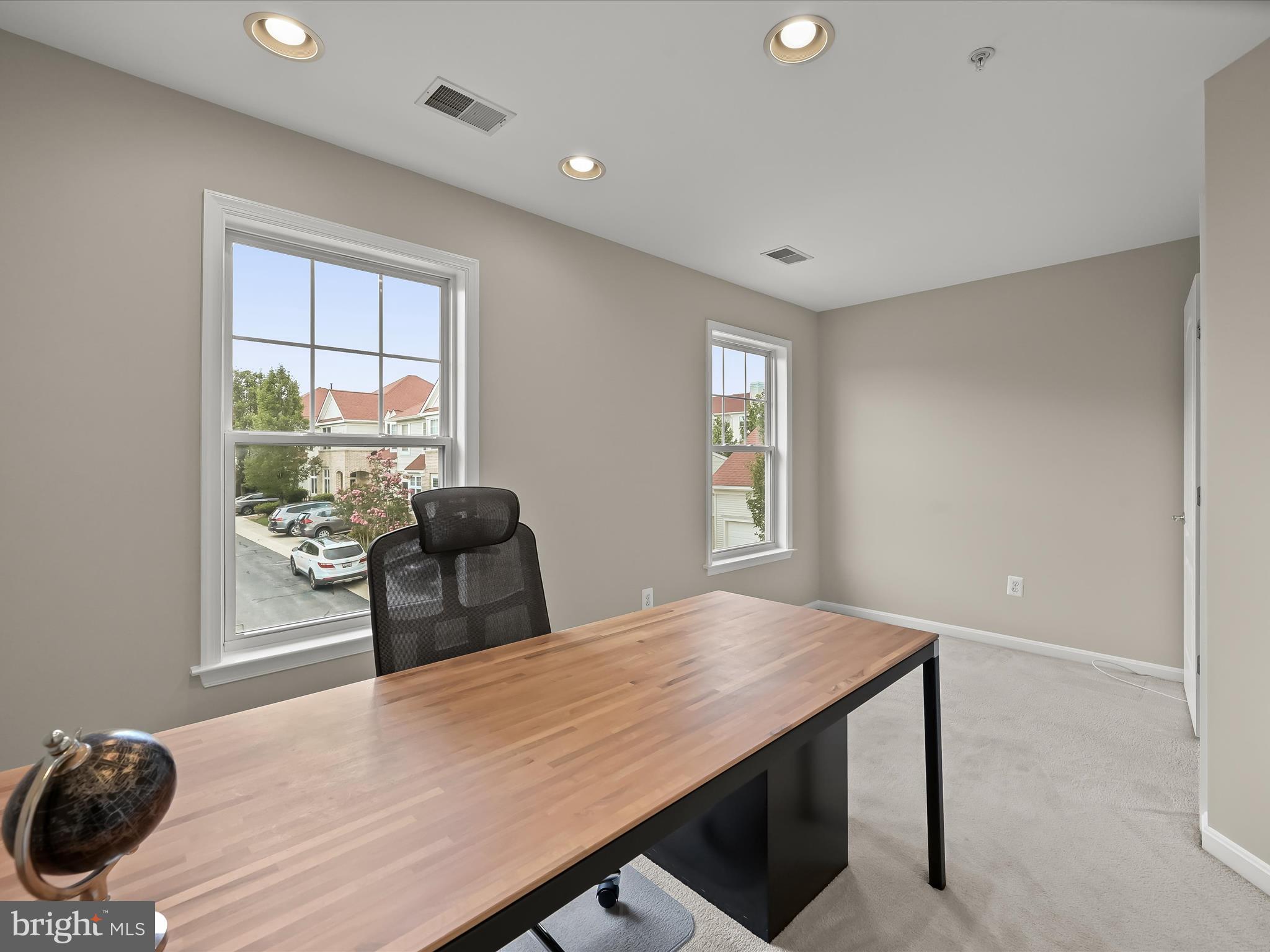 FAIRWAY VILLAS - Residential