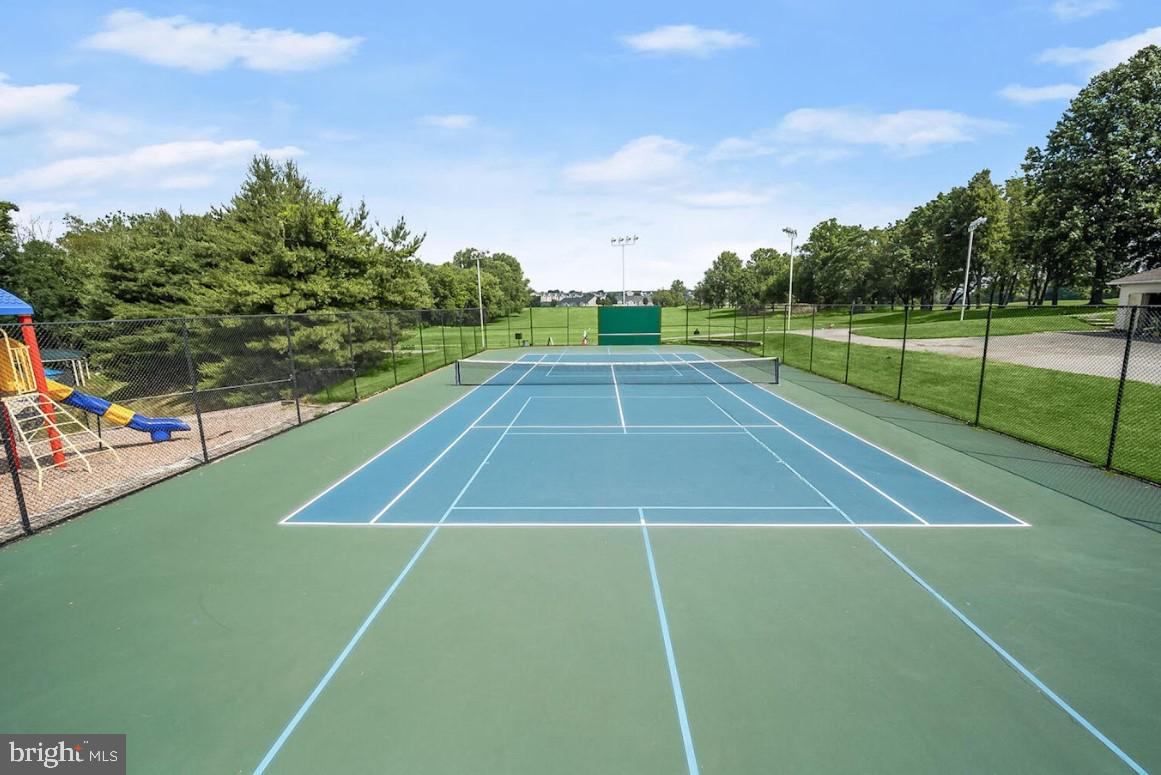 FAIRWAY VILLAS - Residential