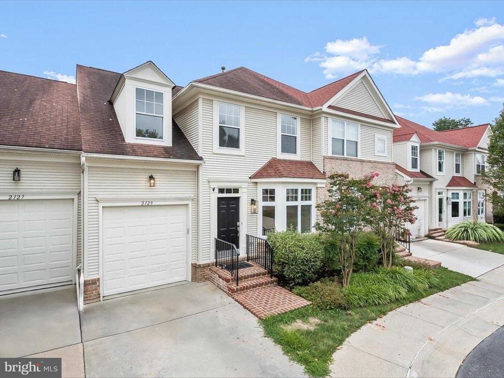 FAIRWAY VILLAS - Residential