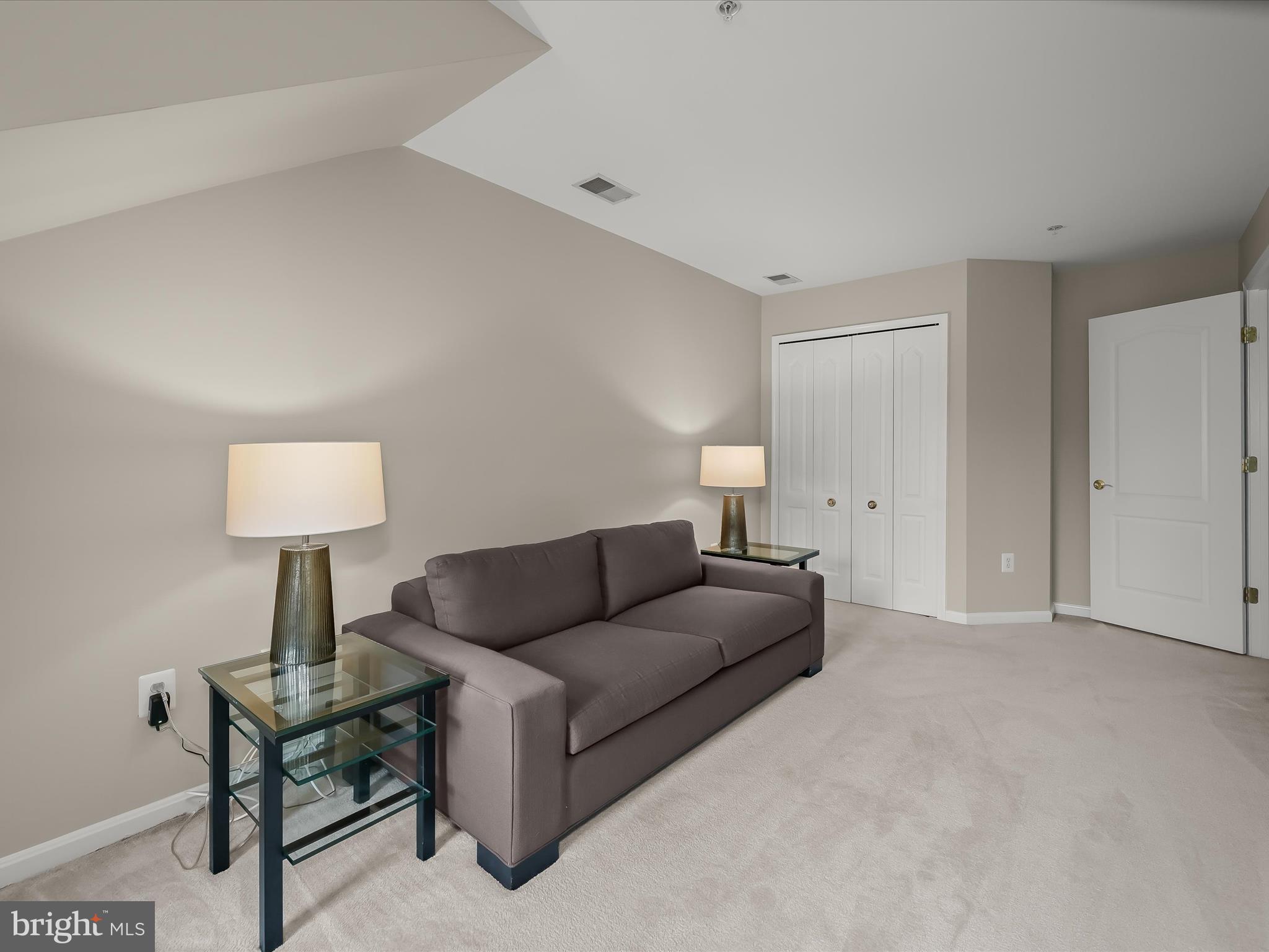 FAIRWAY VILLAS - Residential