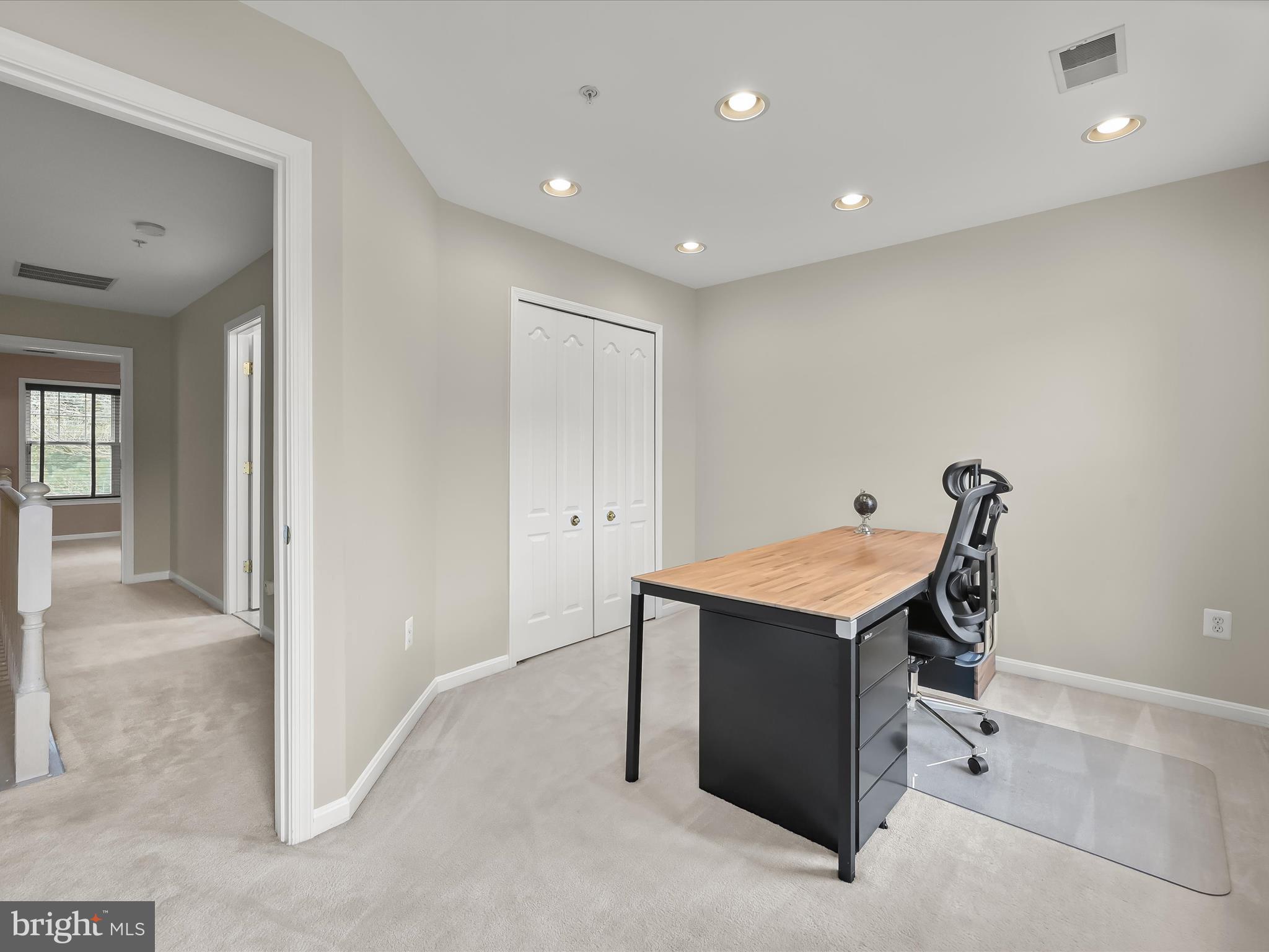 FAIRWAY VILLAS - Residential