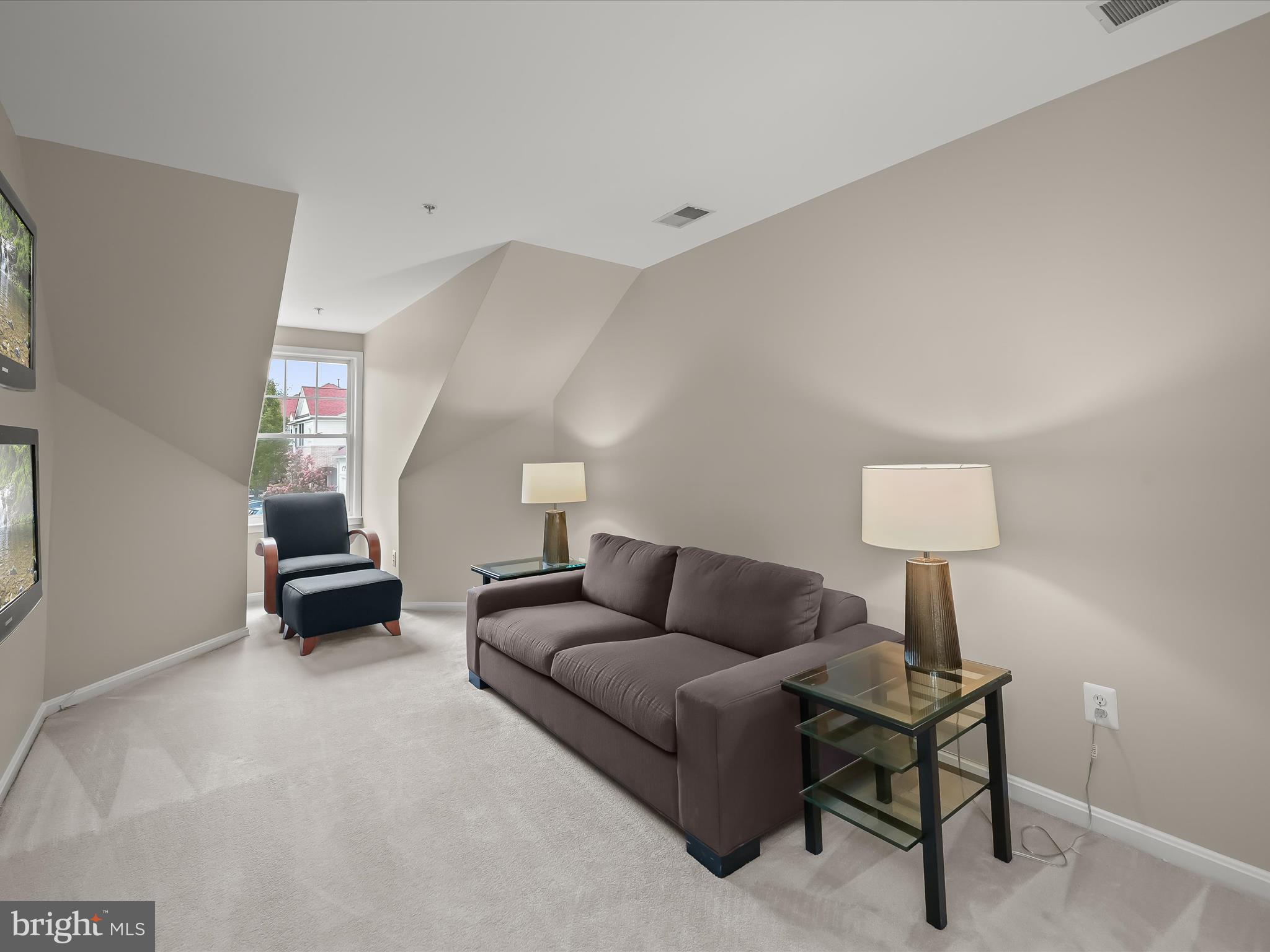 FAIRWAY VILLAS - Residential