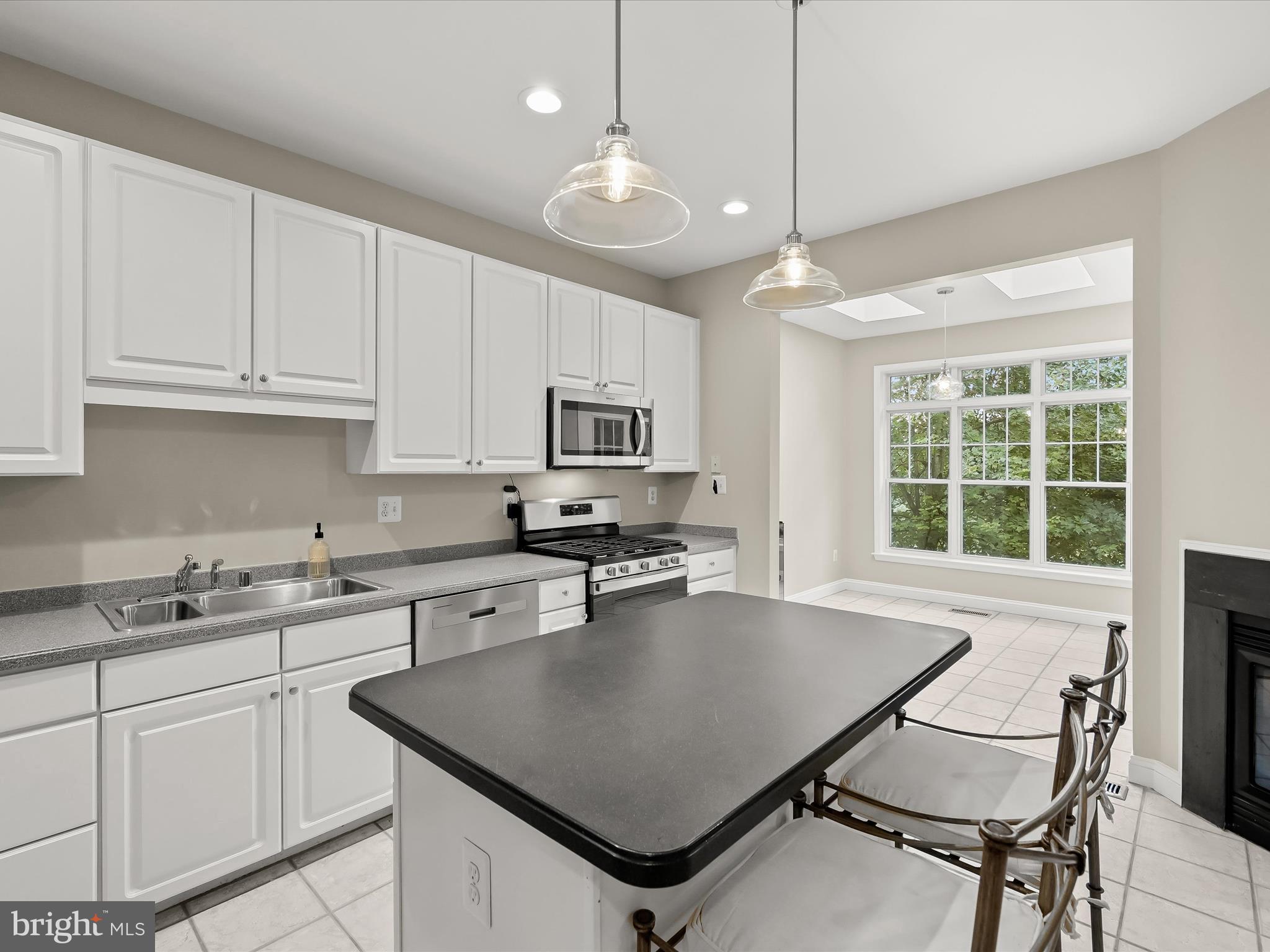 FAIRWAY VILLAS - Residential