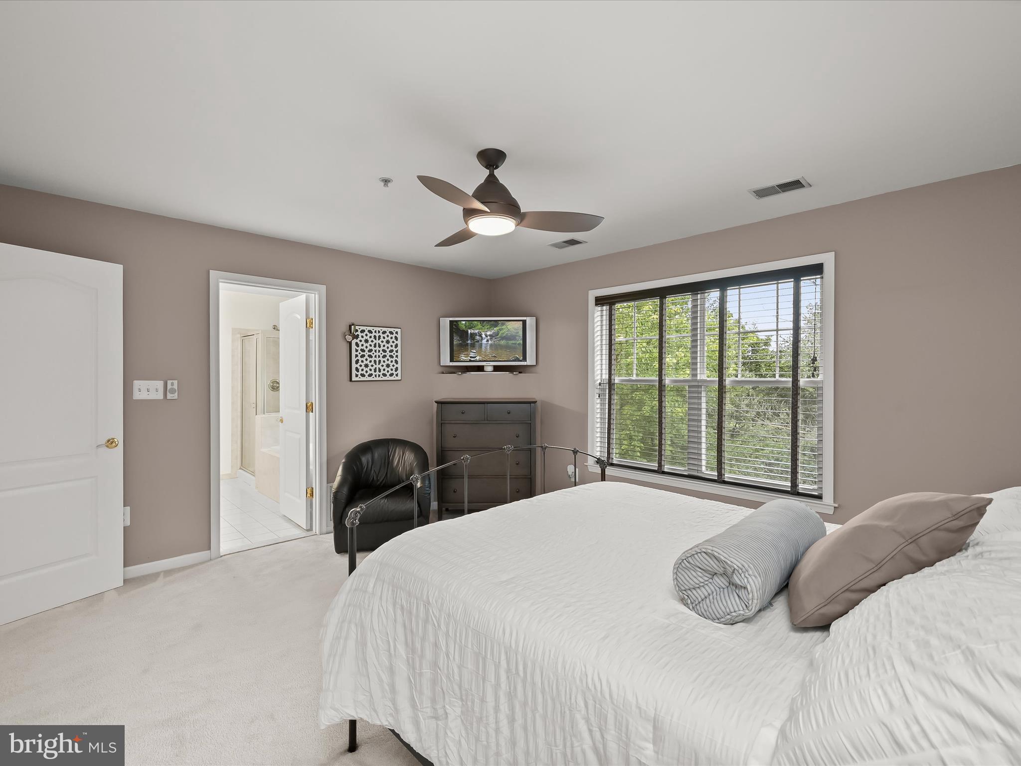 FAIRWAY VILLAS - Residential