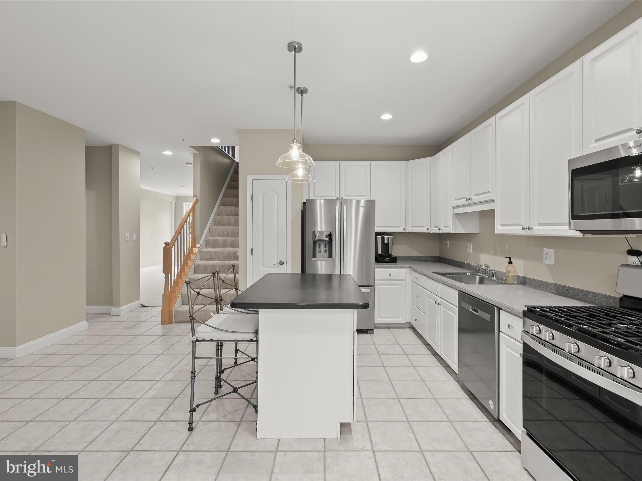 FAIRWAY VILLAS - Residential