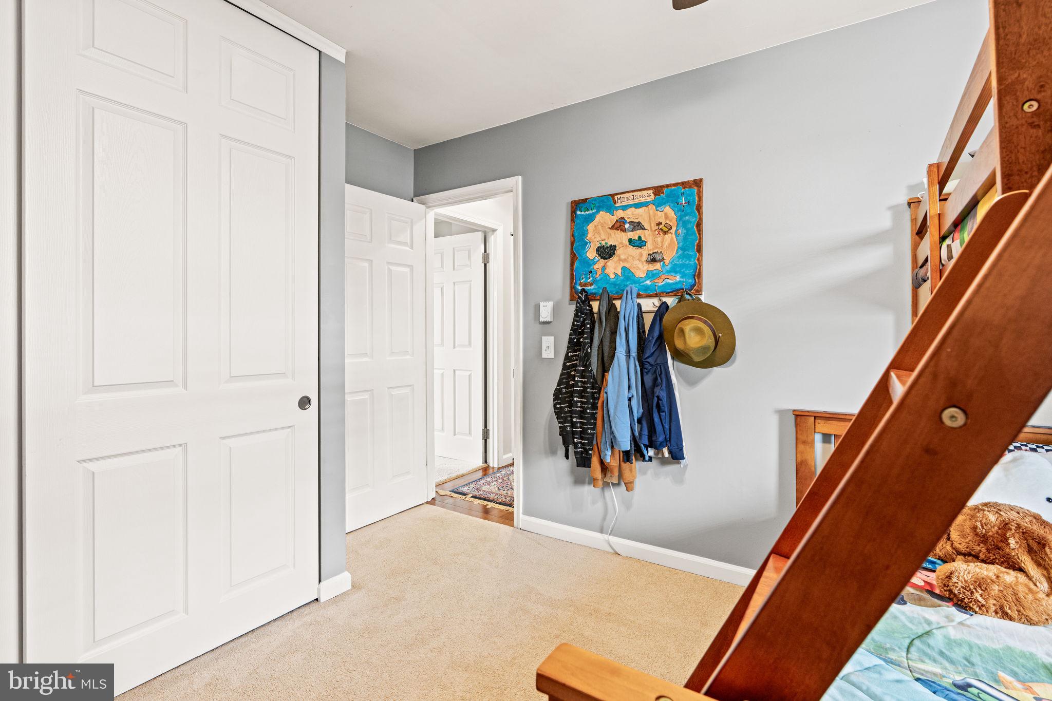 CROOKED HILL - Residential