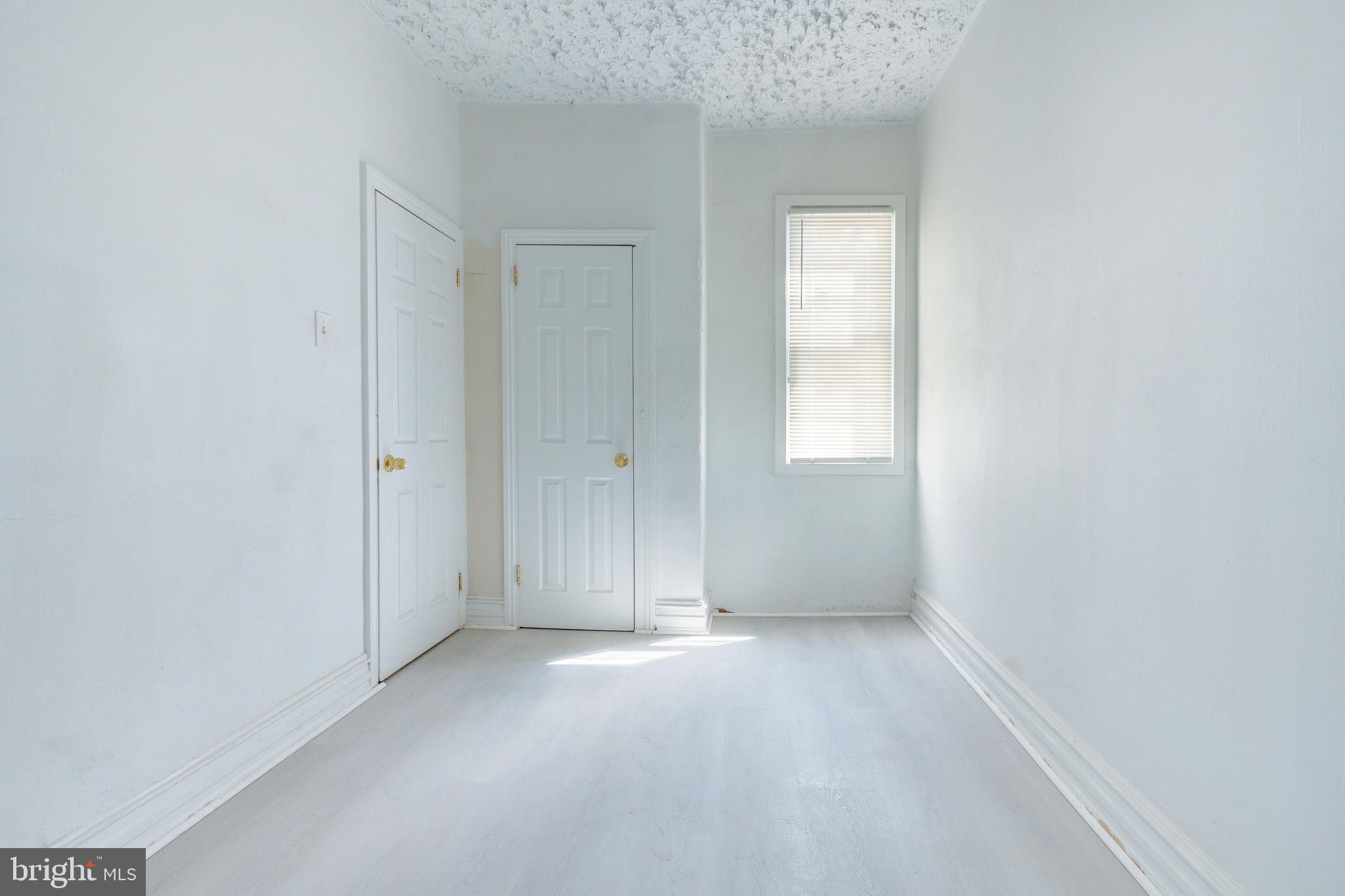 STRAWBERRY MANSION - Residential