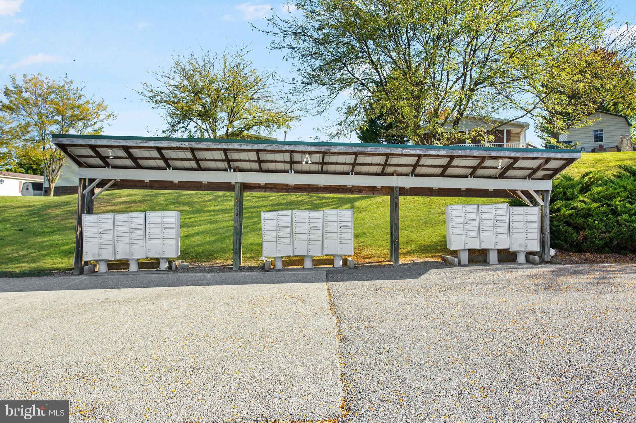 EAGLE VIEW MOBILE HOME PK - Residential