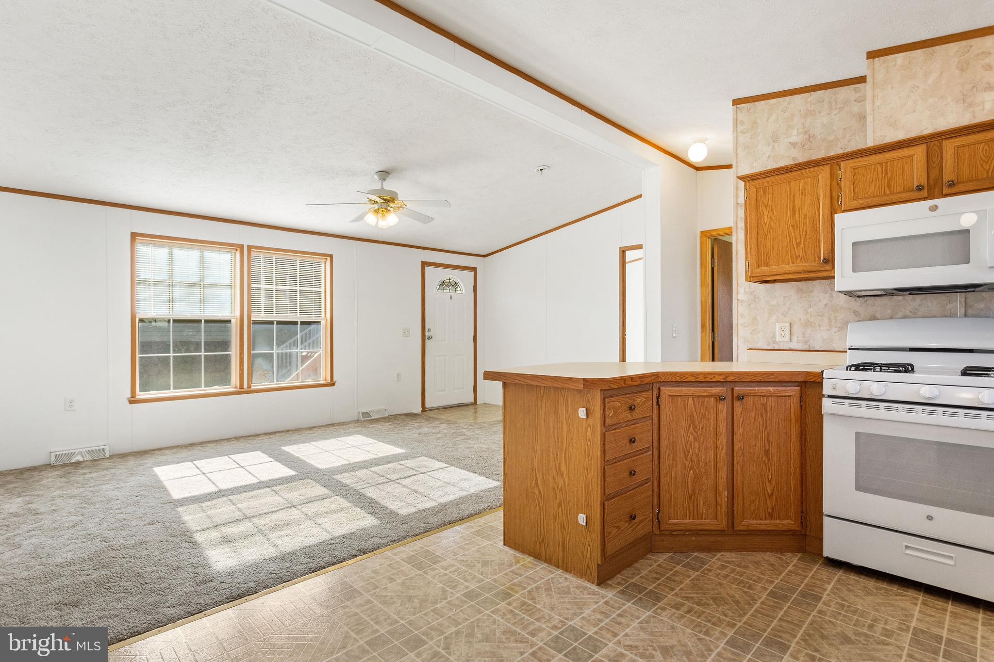 EAGLE VIEW MOBILE HOME PK - Residential