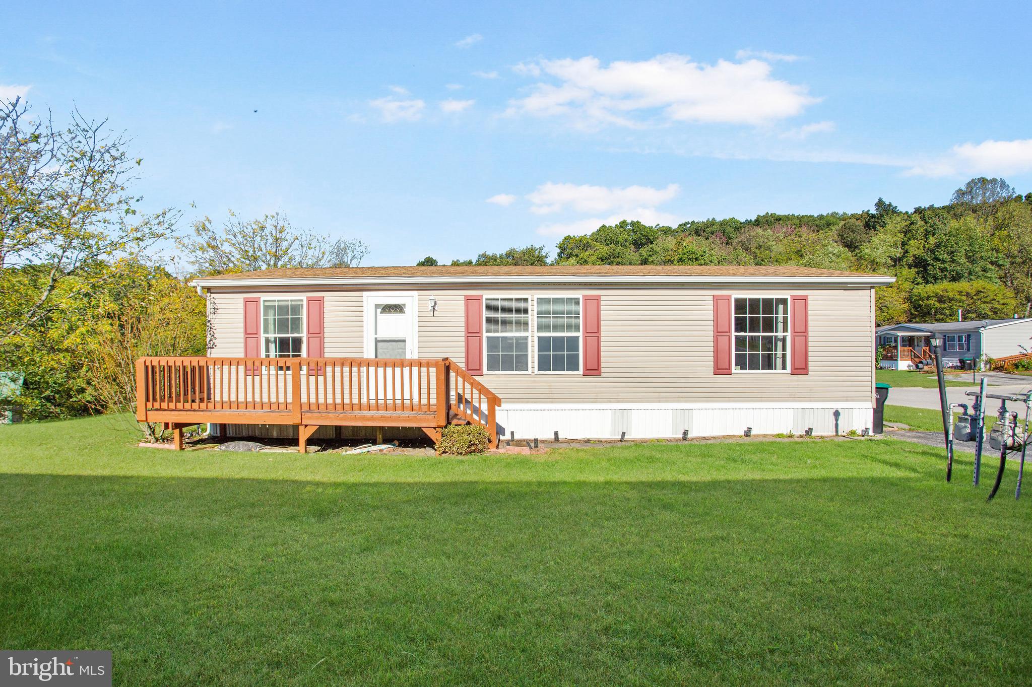 EAGLE VIEW MOBILE HOME PK - Residential