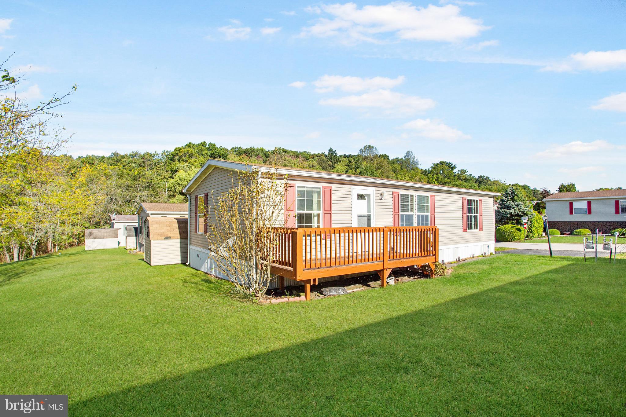 EAGLE VIEW MOBILE HOME PK - Residential