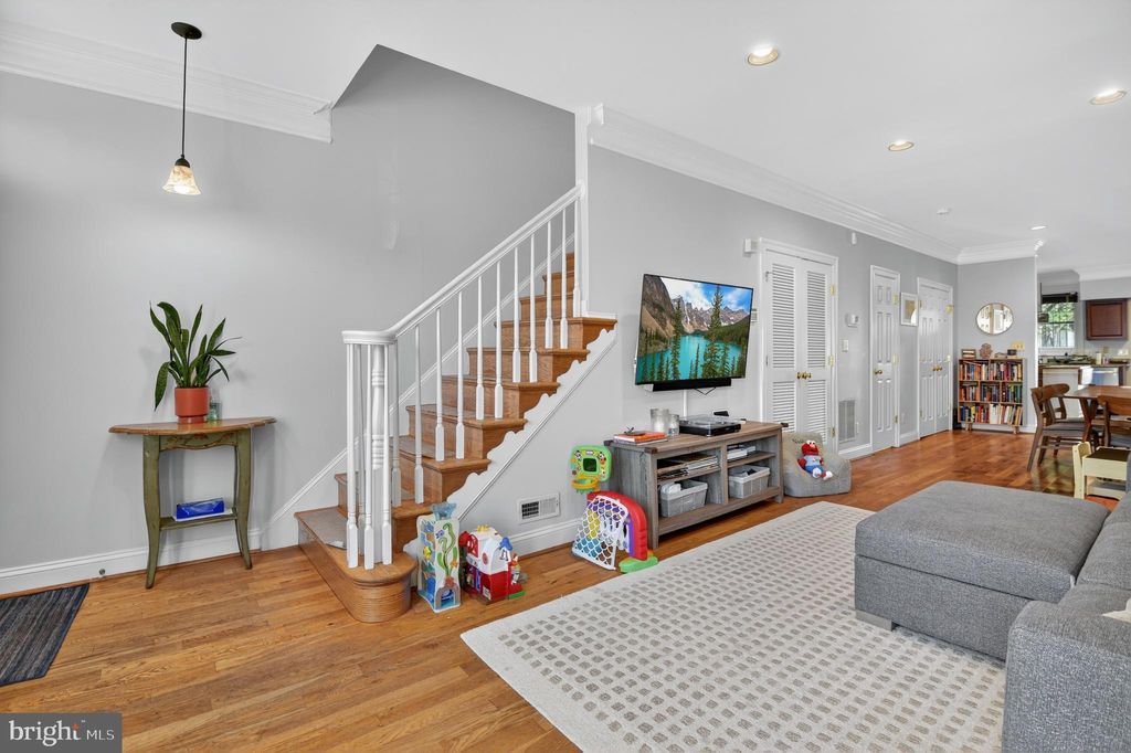 Photo of 222 12th Place NE, WASHINGTON, DC 20002 (MLS # DCDC2229188)