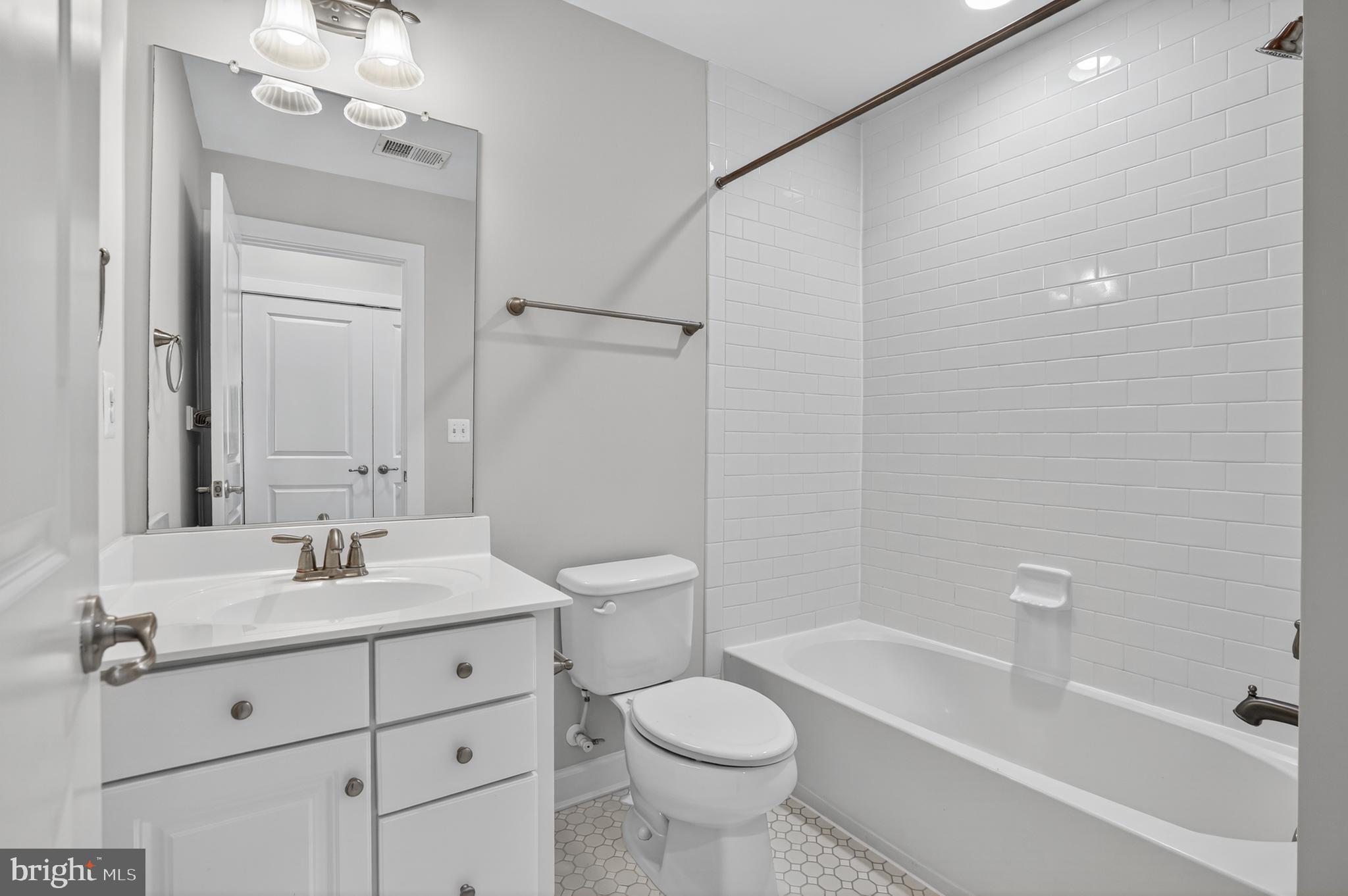 ONE LOUDOUN - Residential Lease