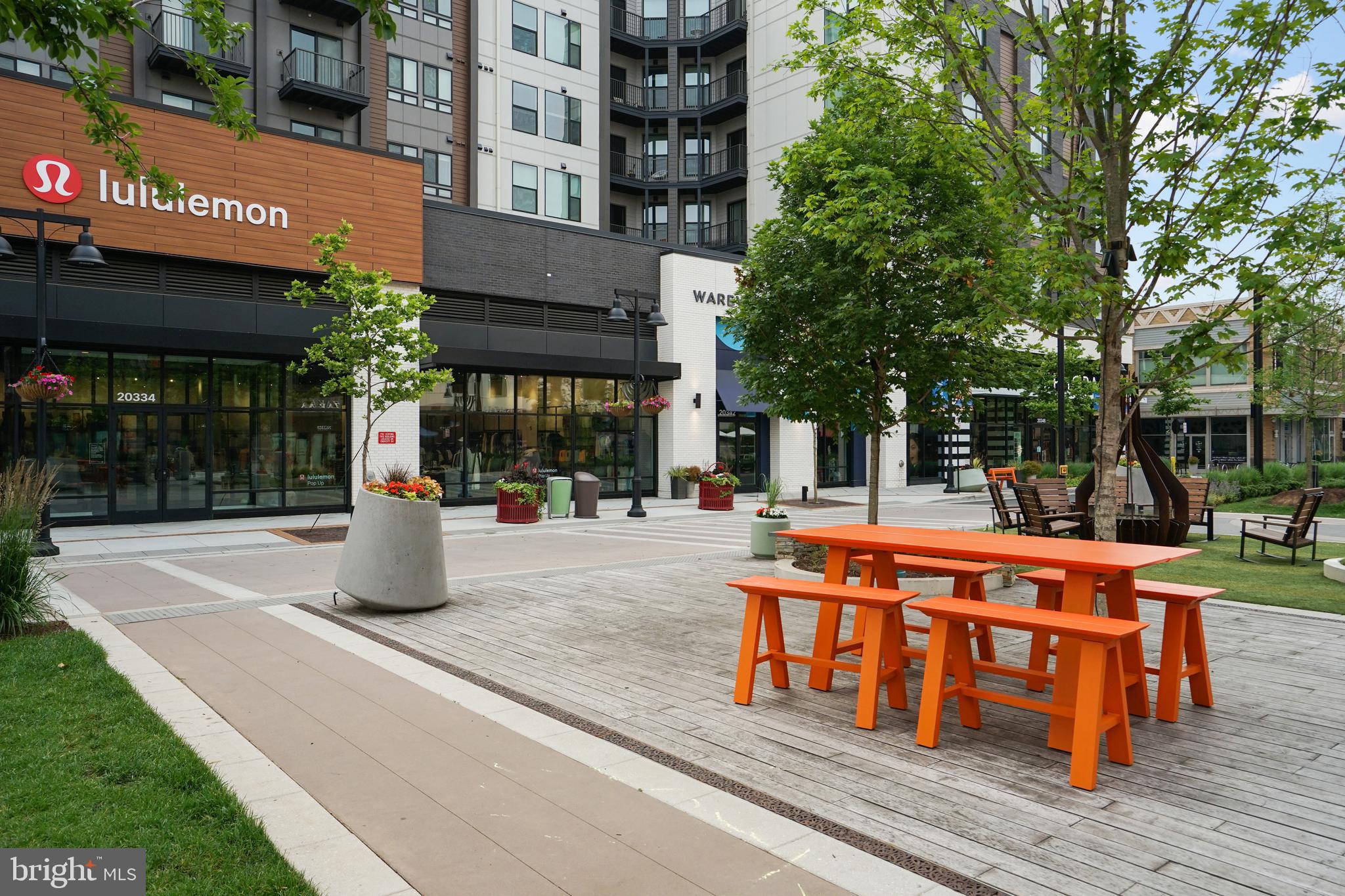 ONE LOUDOUN - Residential Lease