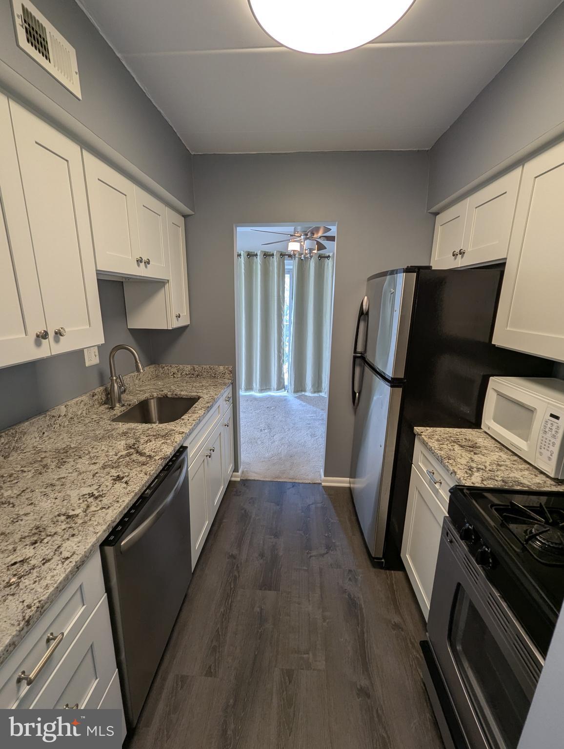 200 LOCUST STREET SE 400