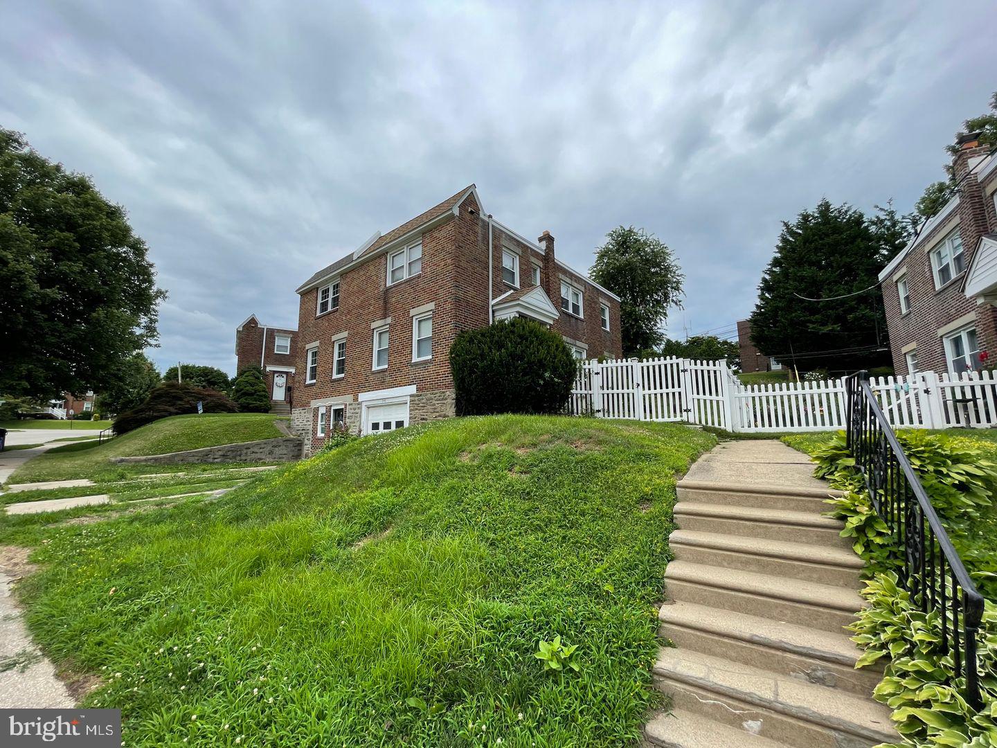 ROXBOROUGH - Residential Lease