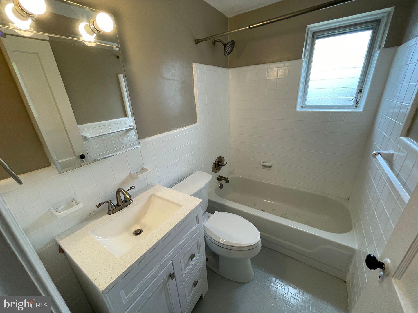 ROXBOROUGH - Residential Lease