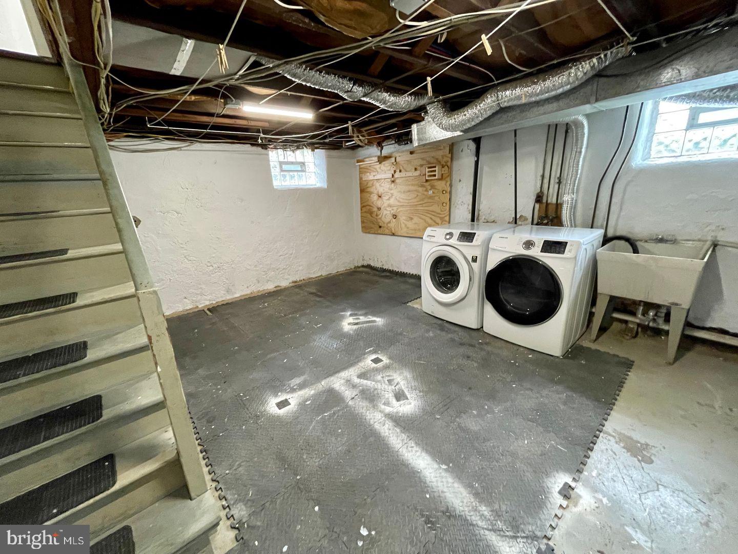 ROXBOROUGH - Residential Lease