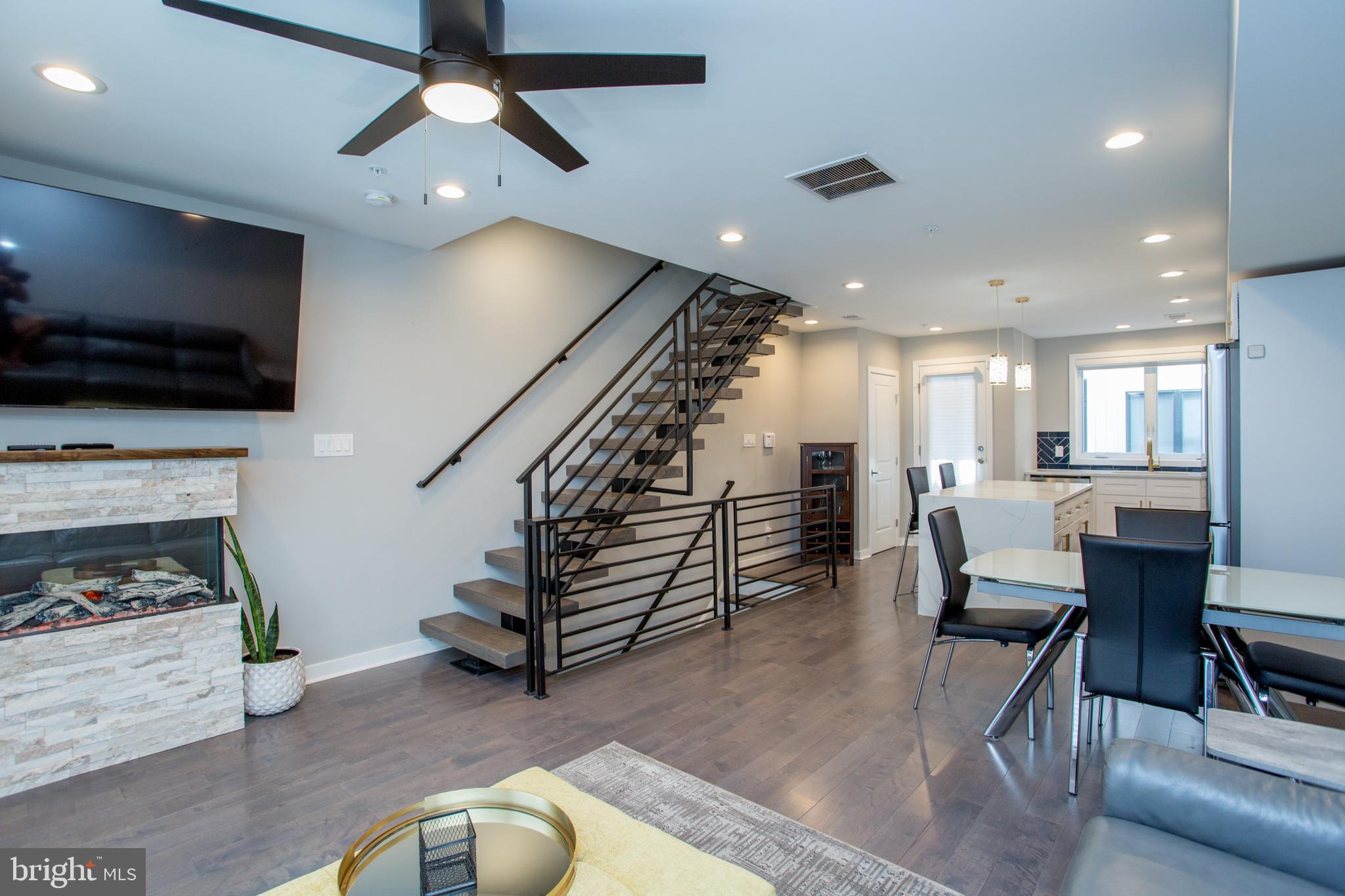 FRANCISVILLE - Residential Lease