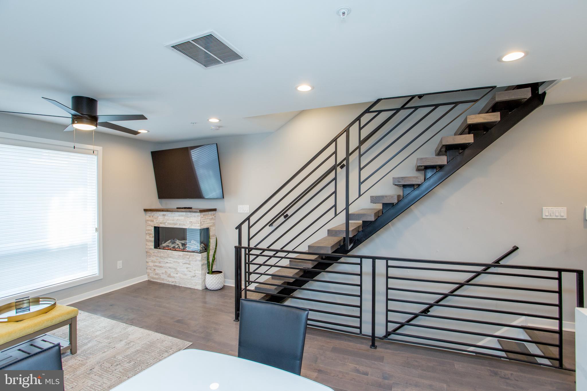 FRANCISVILLE - Residential Lease