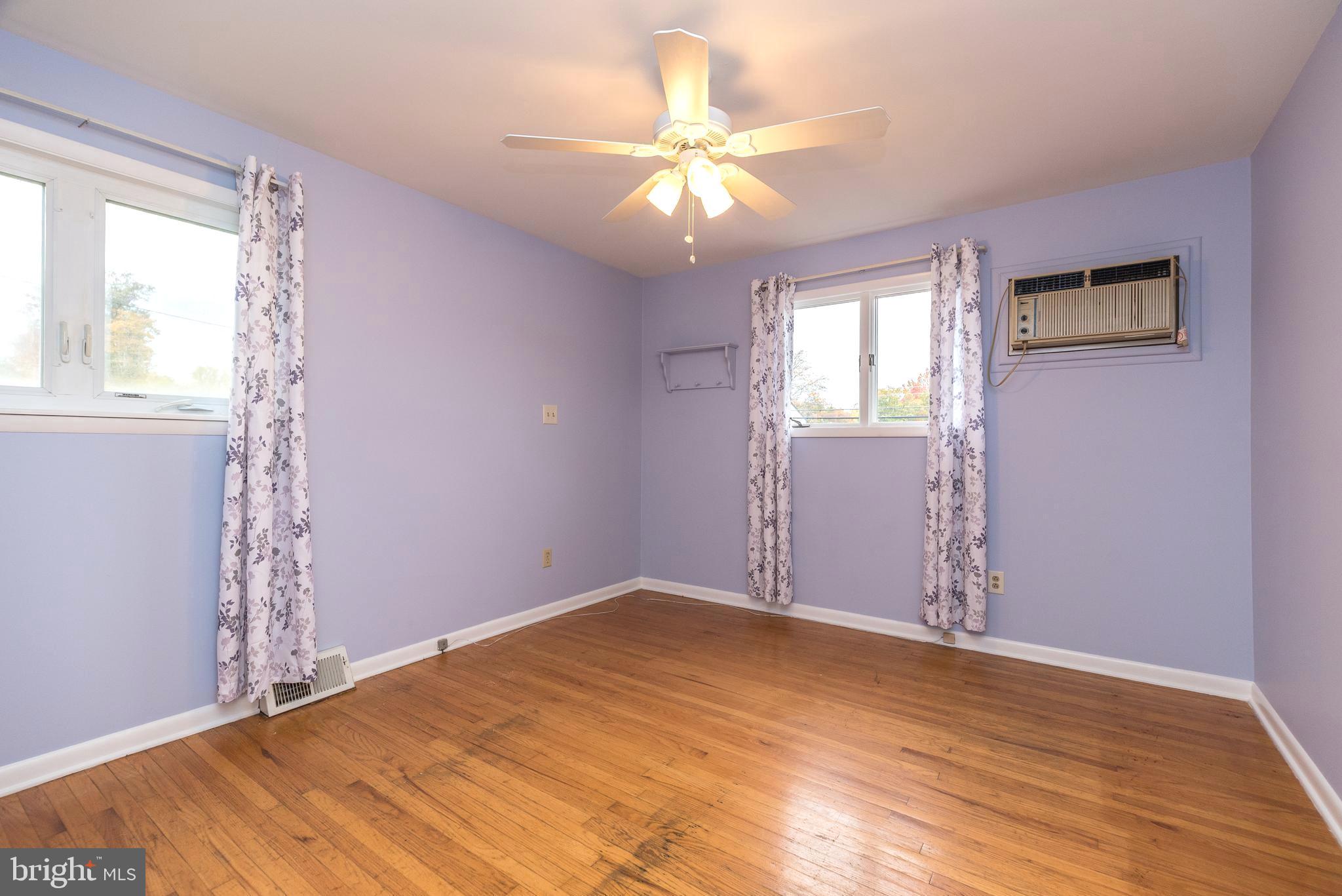 DELMONT MANOR - Residential