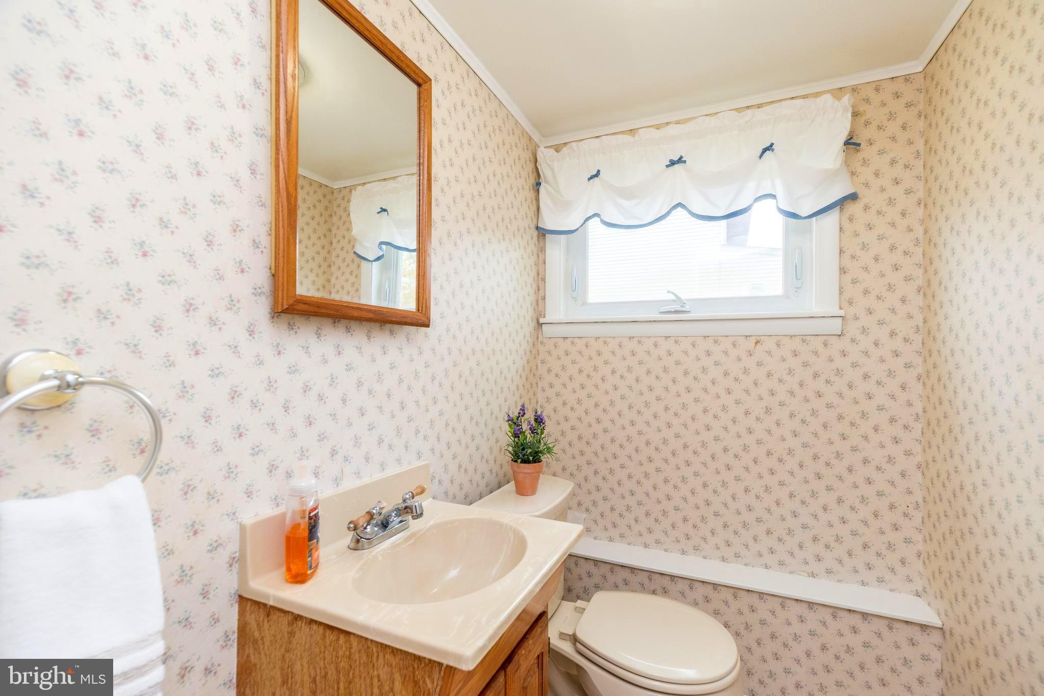 DELMONT MANOR - Residential