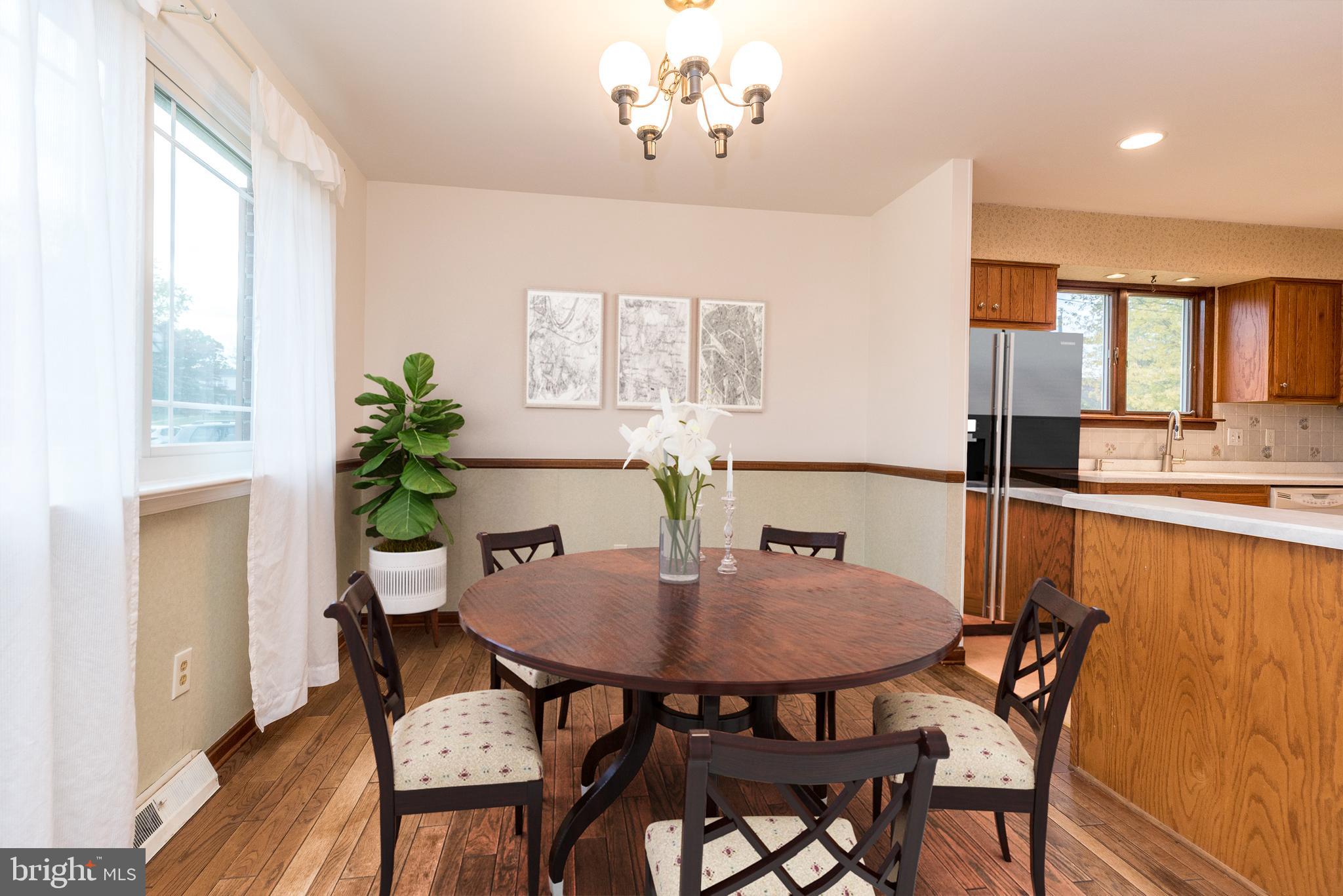 DELMONT MANOR - Residential