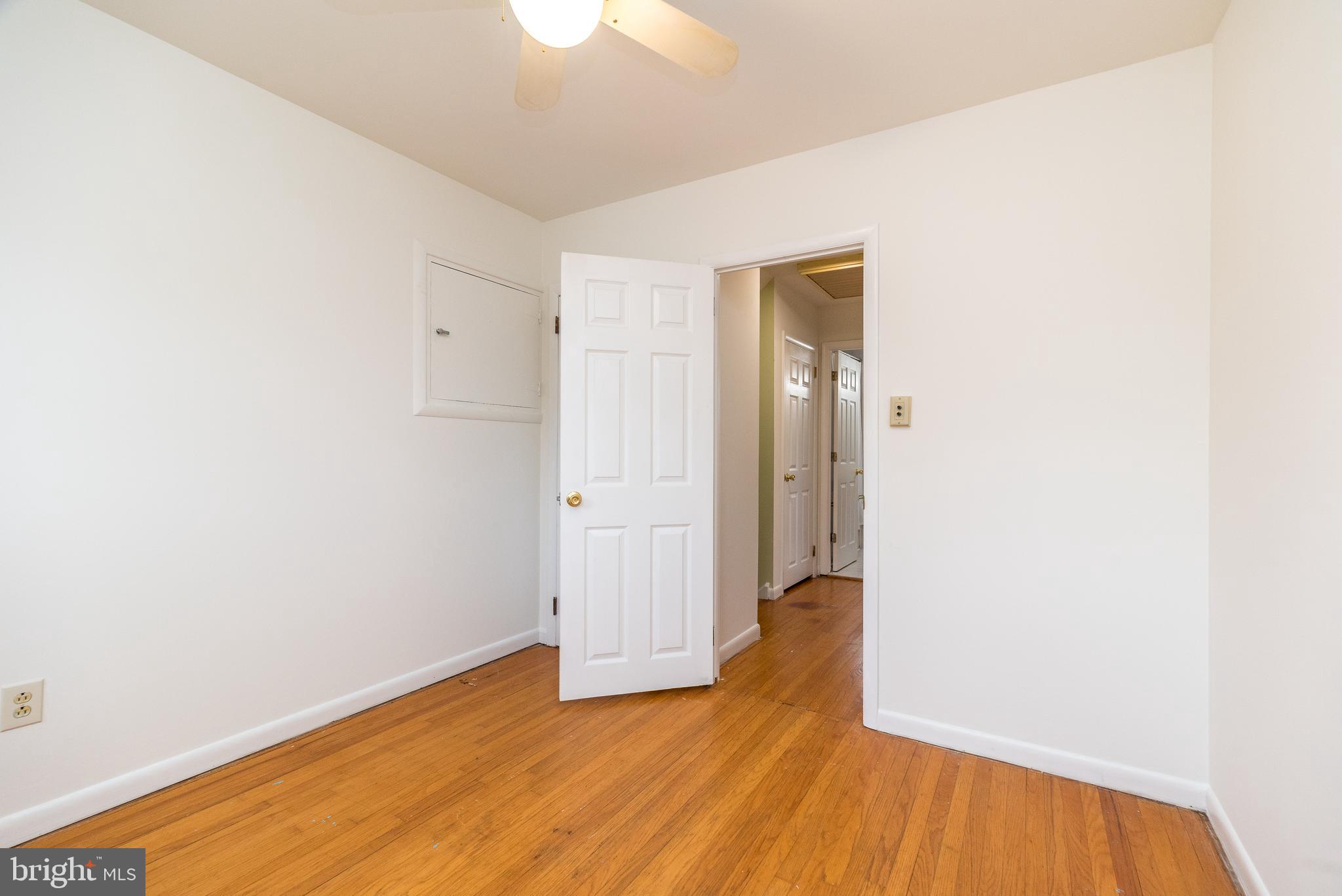 DELMONT MANOR - Residential