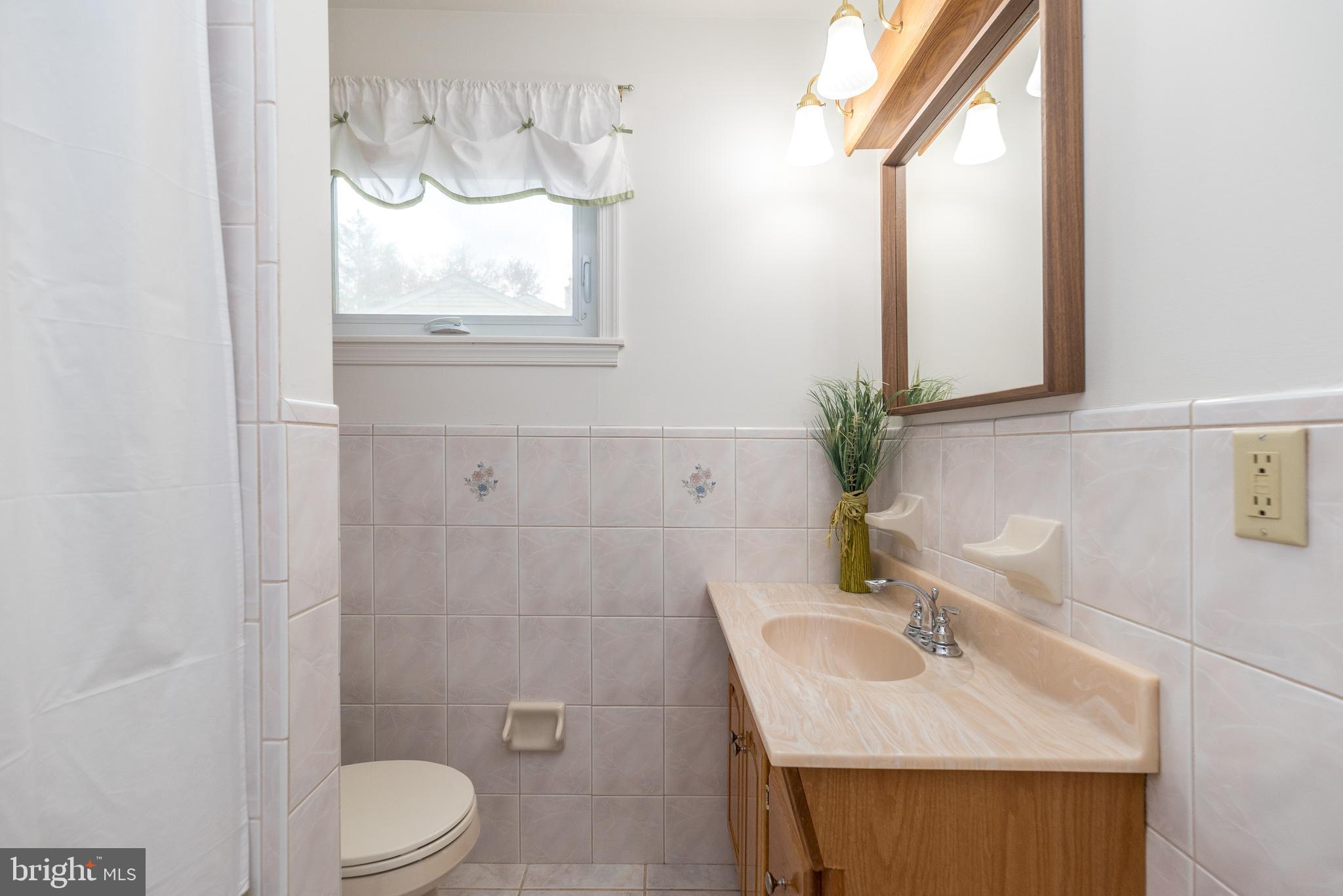 DELMONT MANOR - Residential