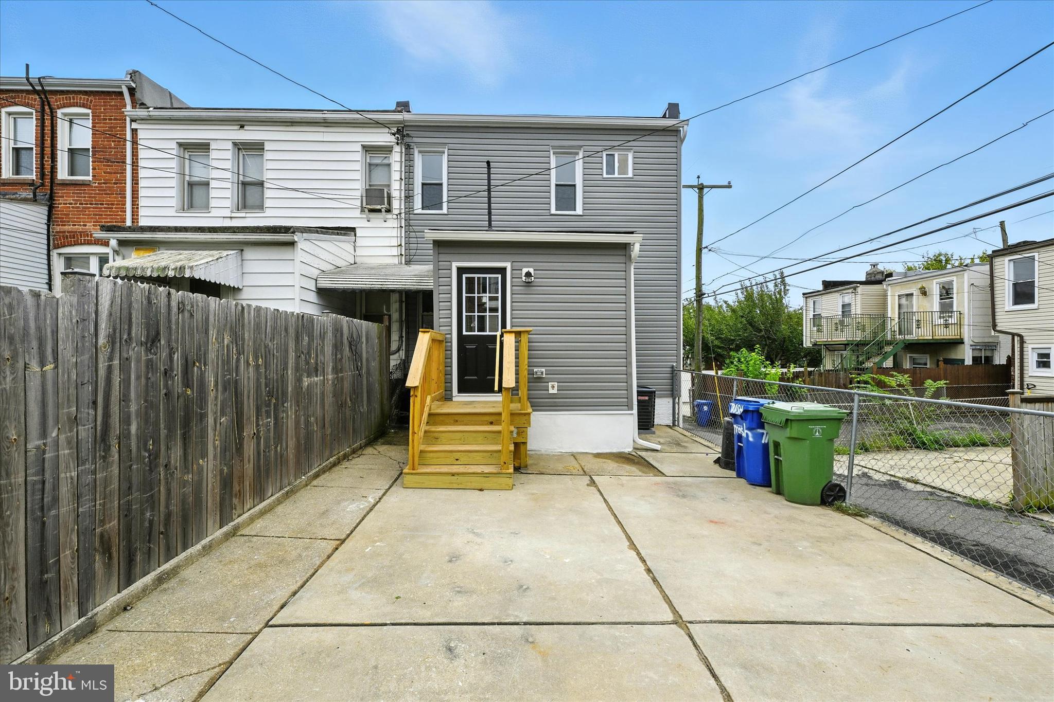 MEDFIELD - Residential