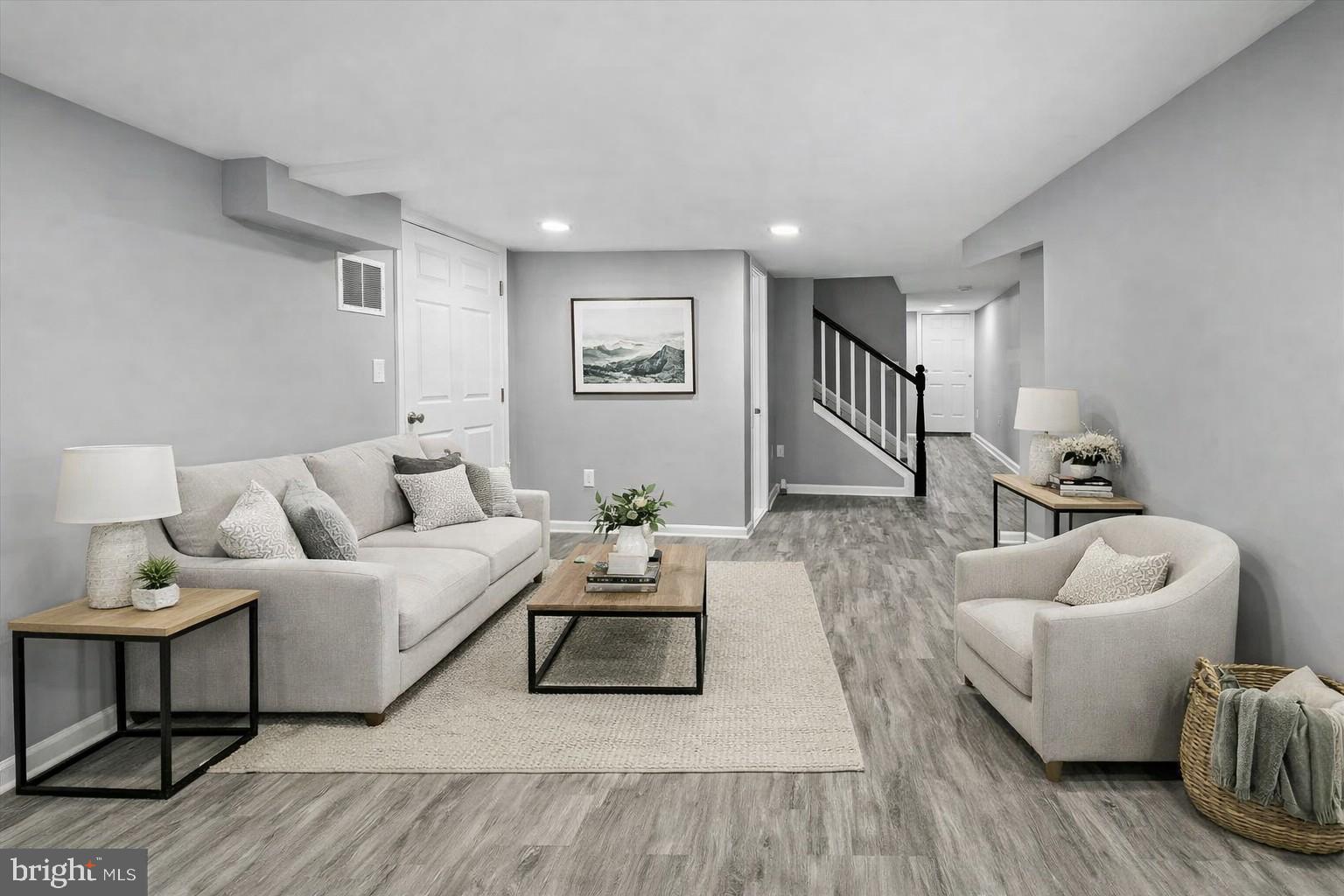 MEDFIELD - Residential