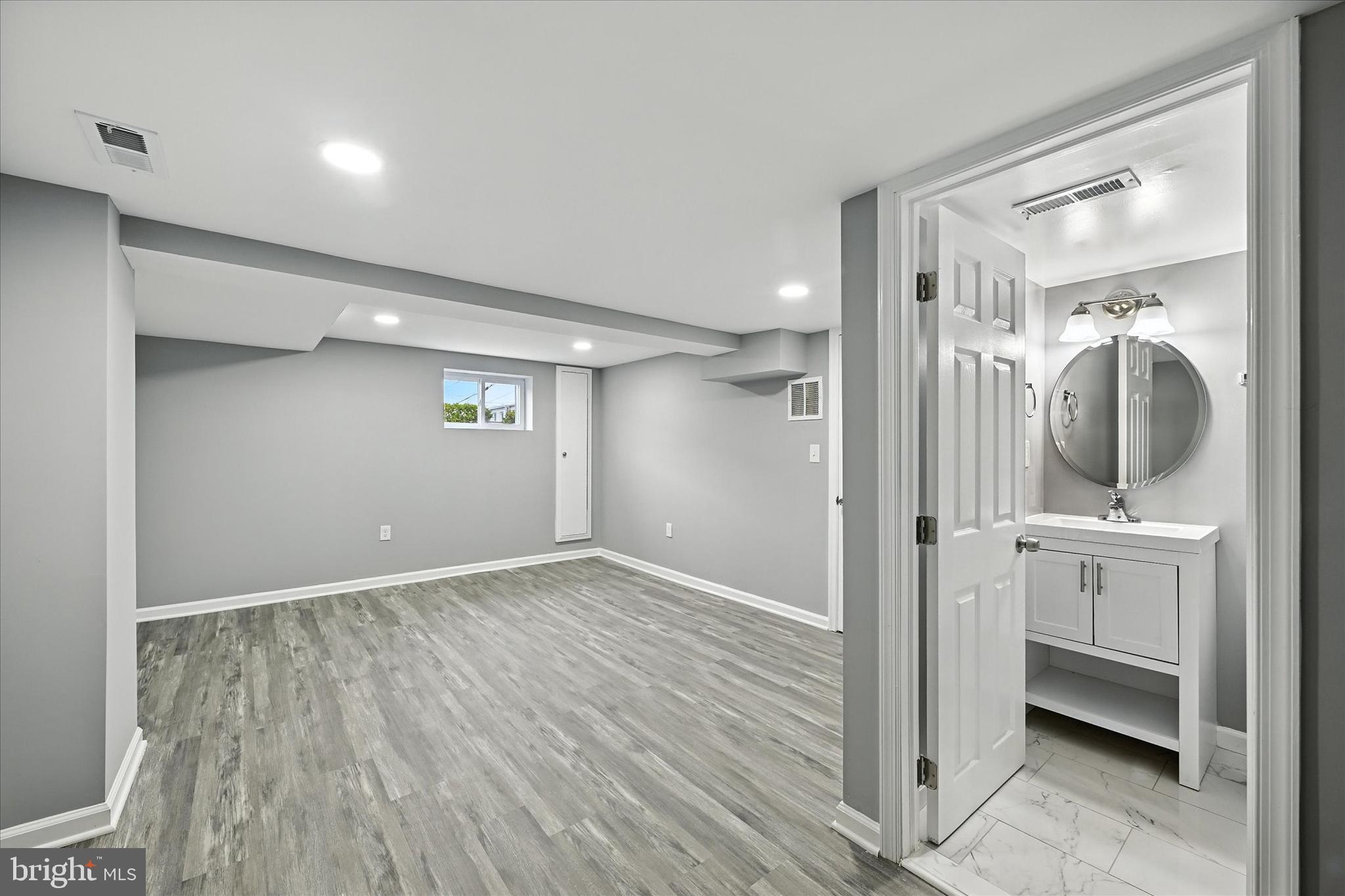 MEDFIELD - Residential