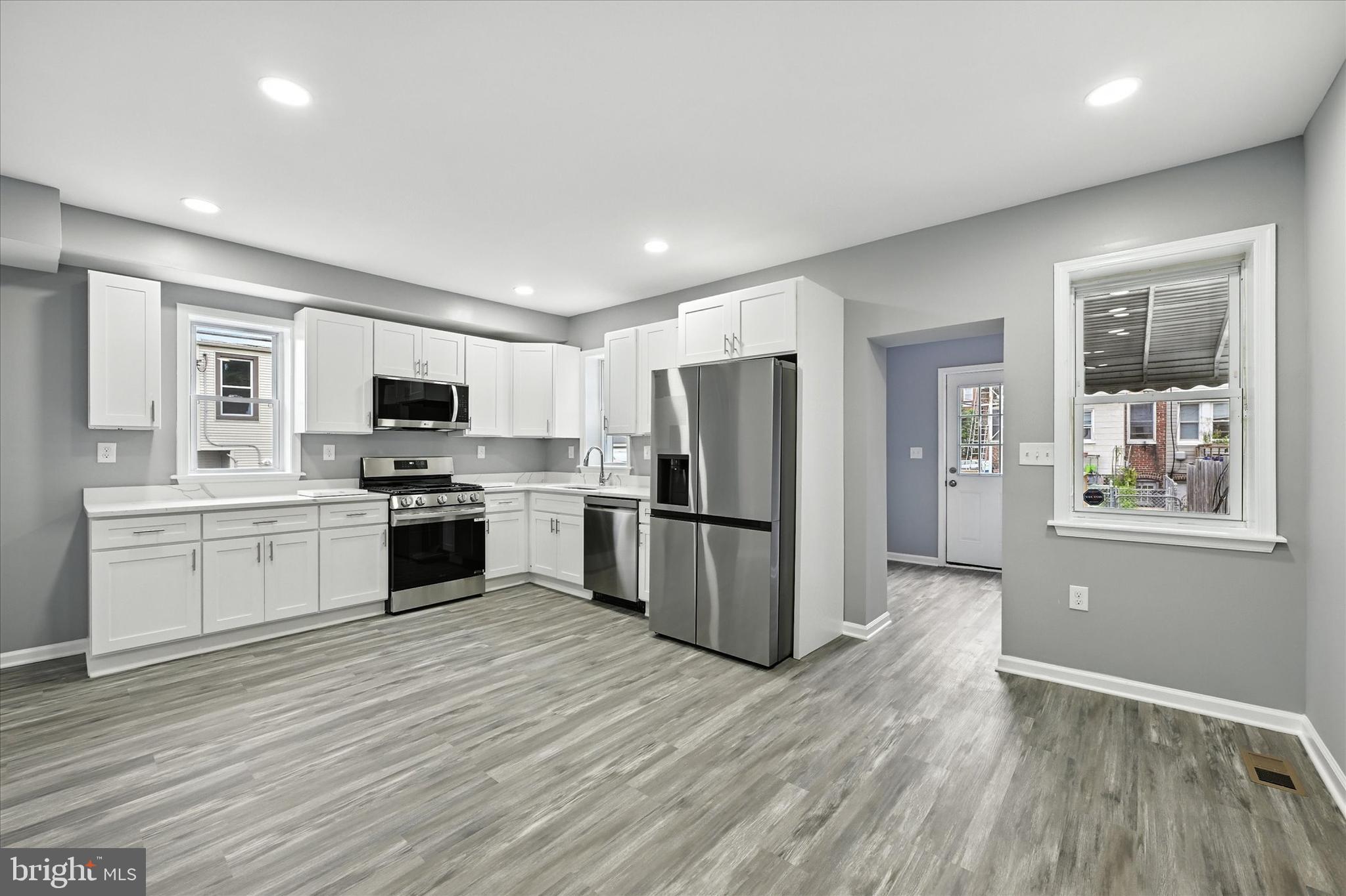 MEDFIELD - Residential
