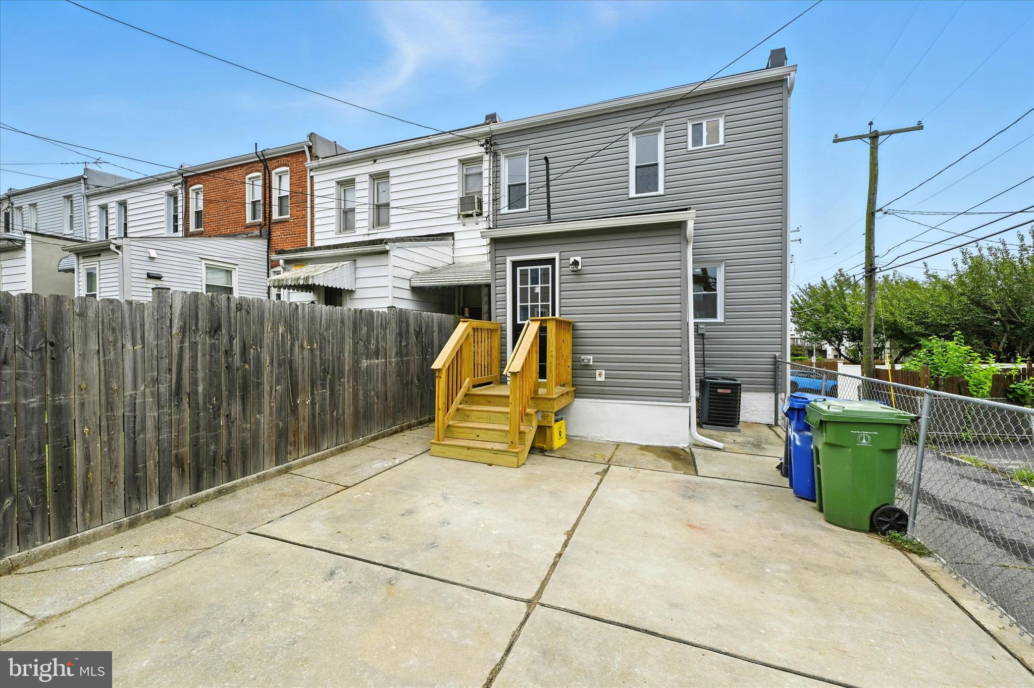 MEDFIELD - Residential