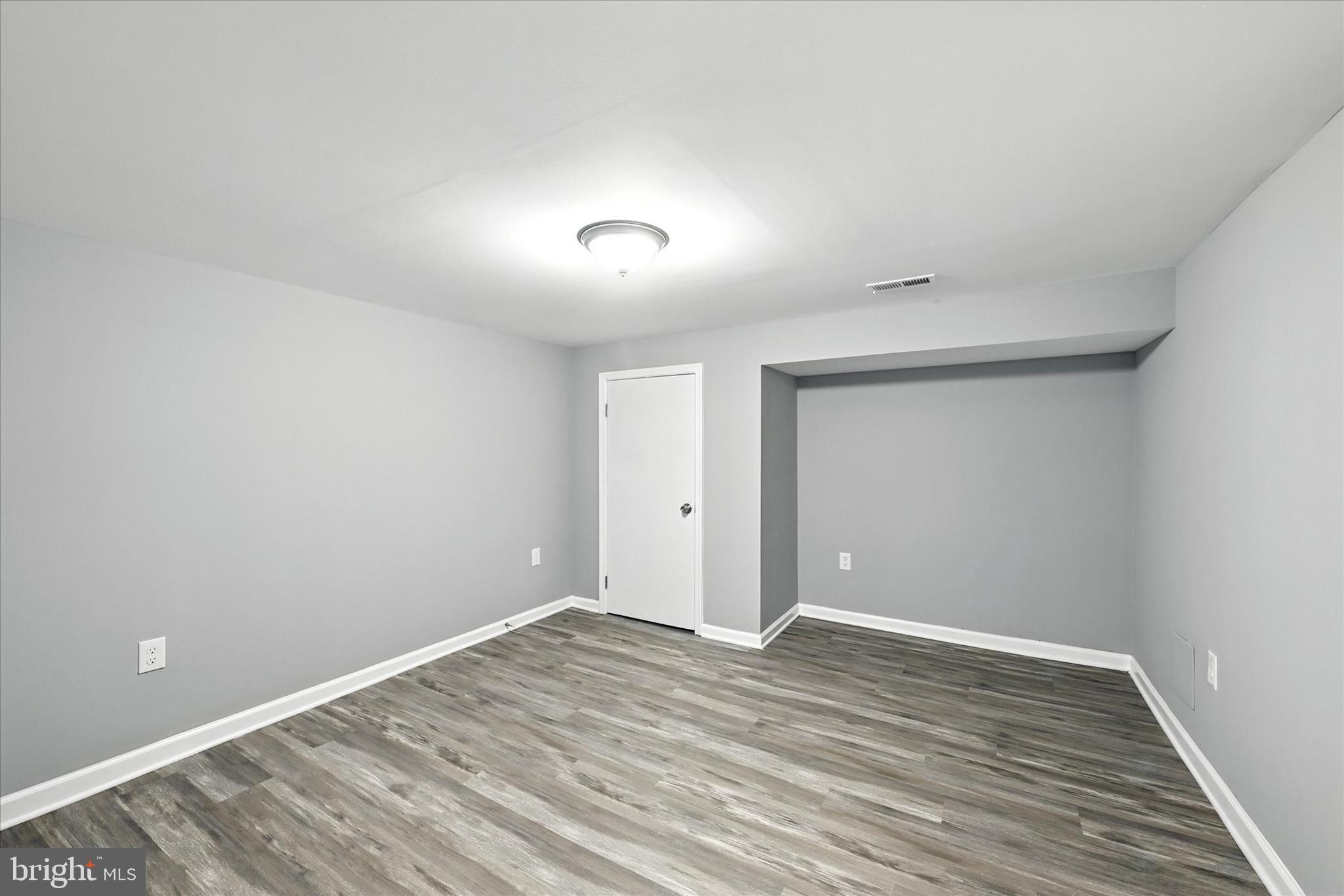MEDFIELD - Residential