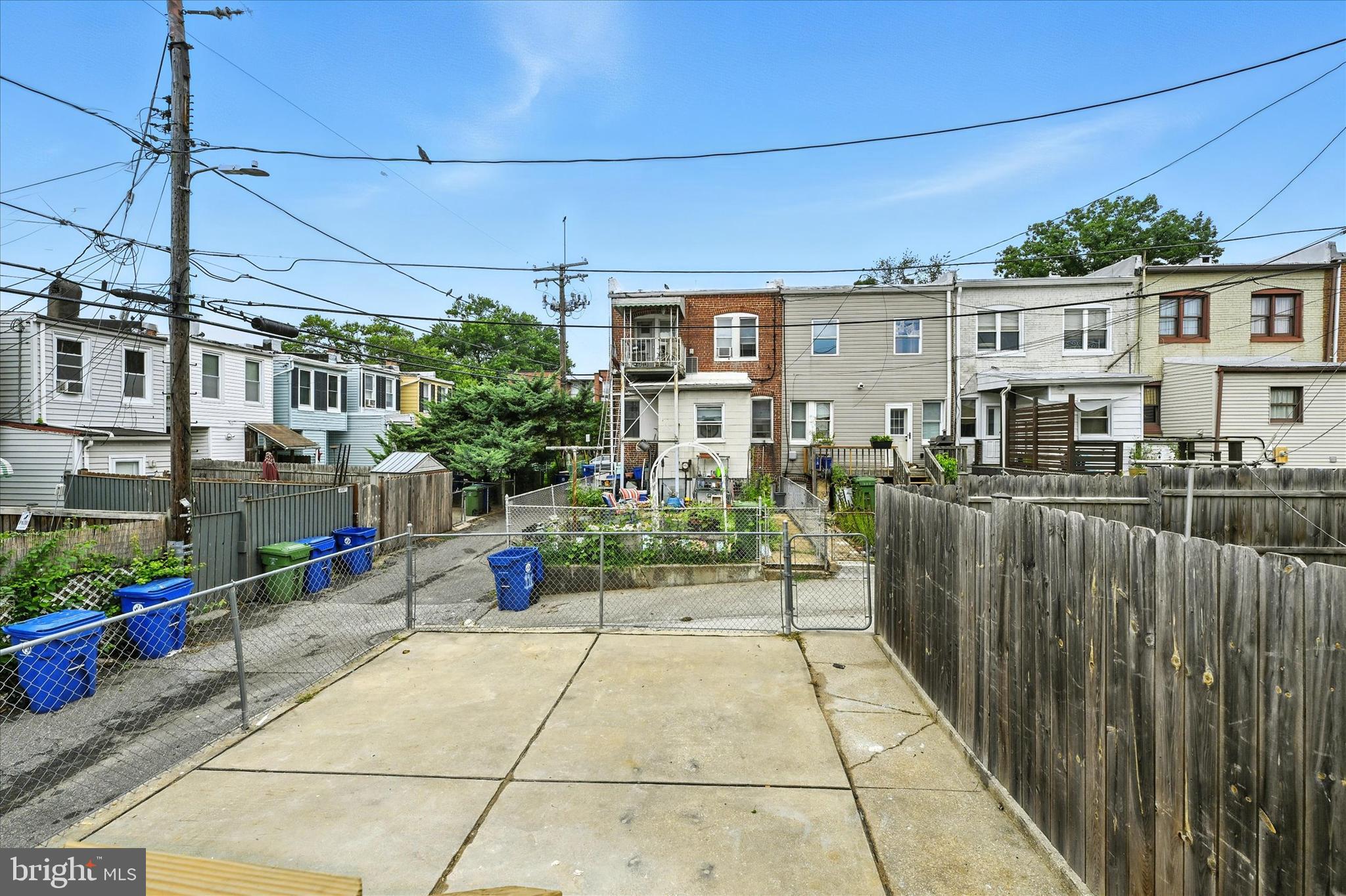 MEDFIELD - Residential