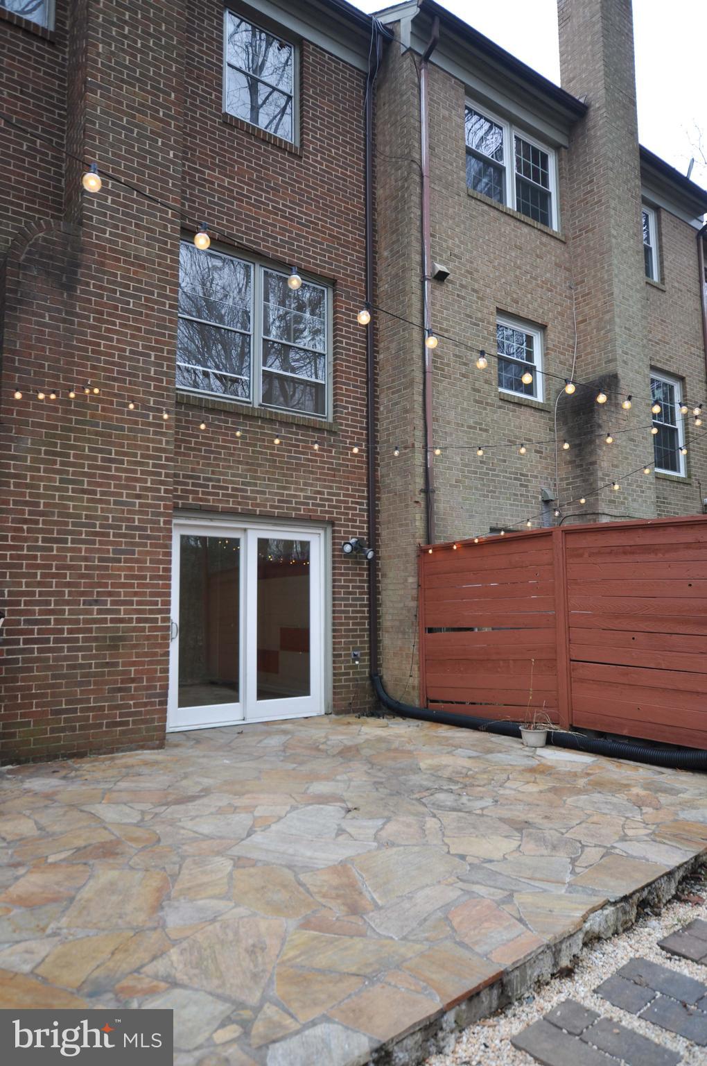 COVERED BRIDGE - Residential Lease