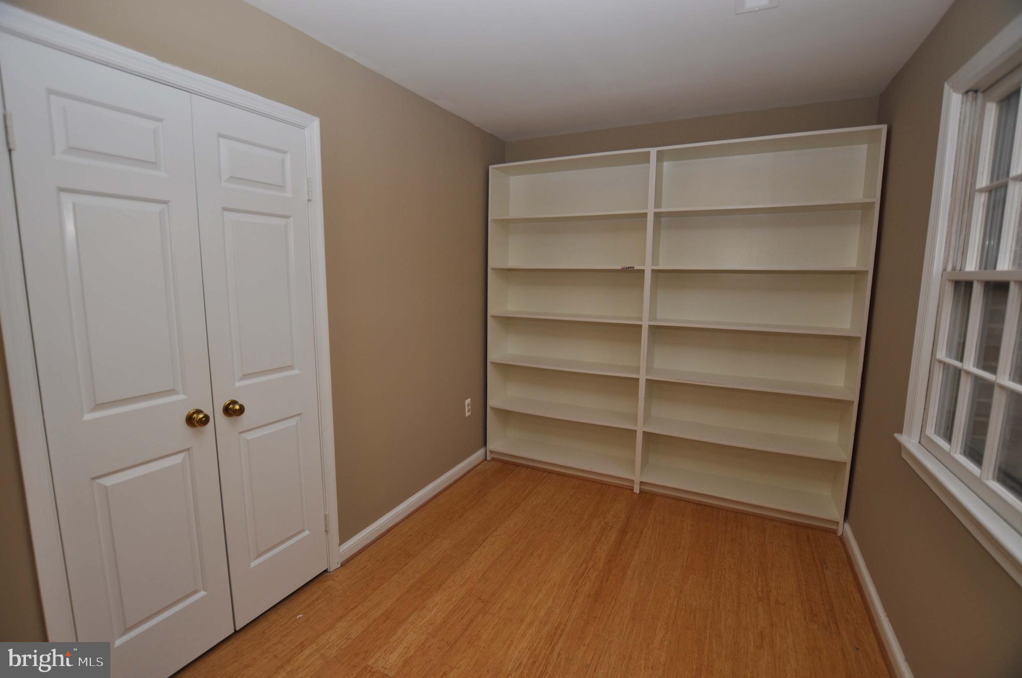 COVERED BRIDGE - Residential Lease