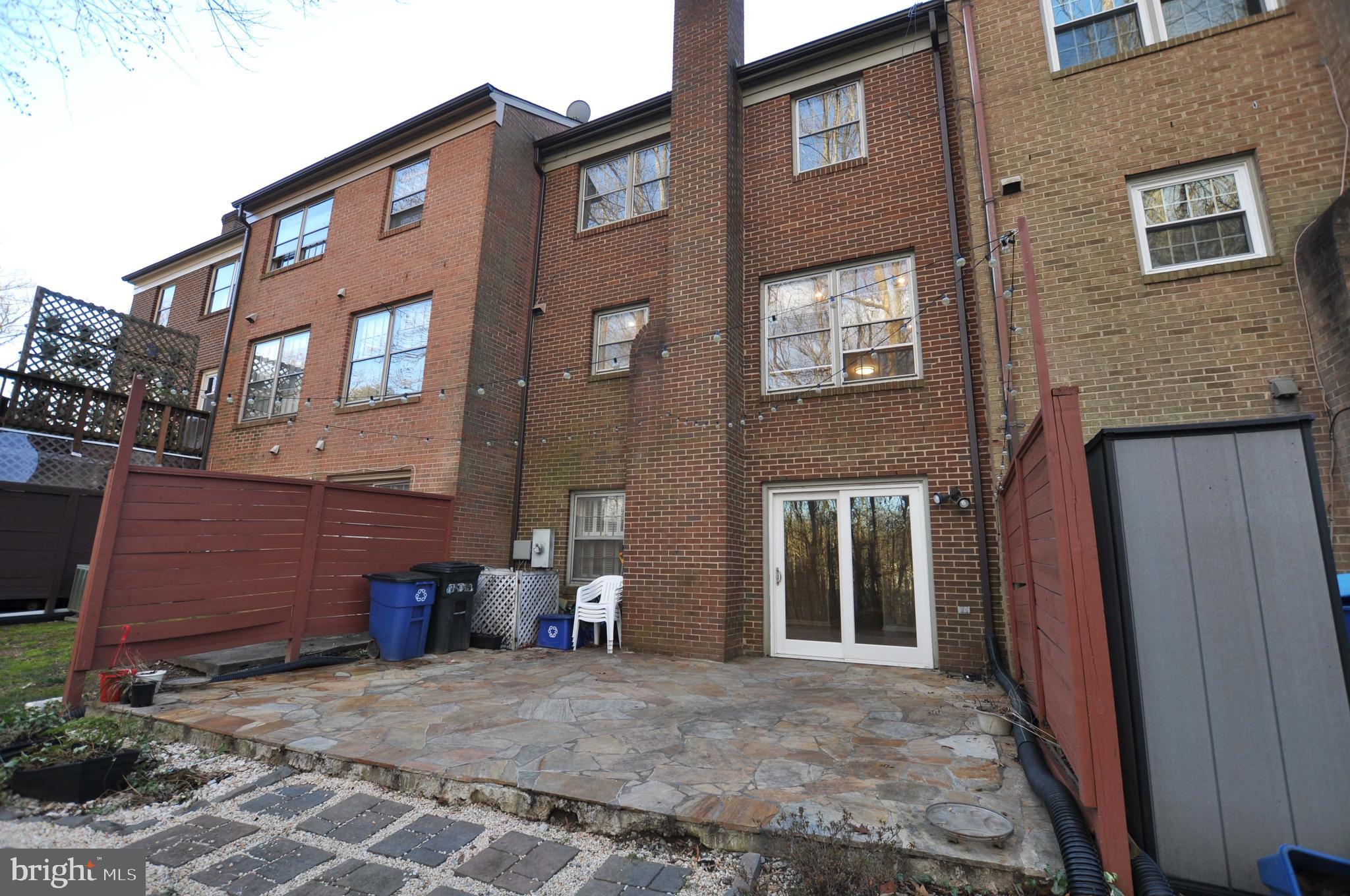 COVERED BRIDGE - Residential Lease