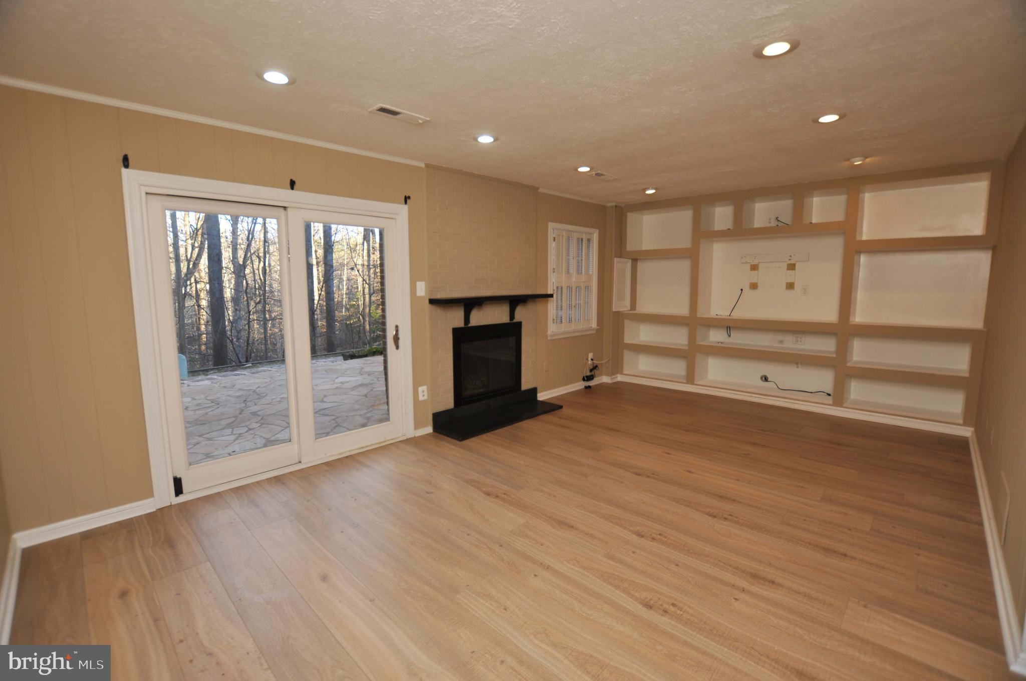 COVERED BRIDGE - Residential Lease